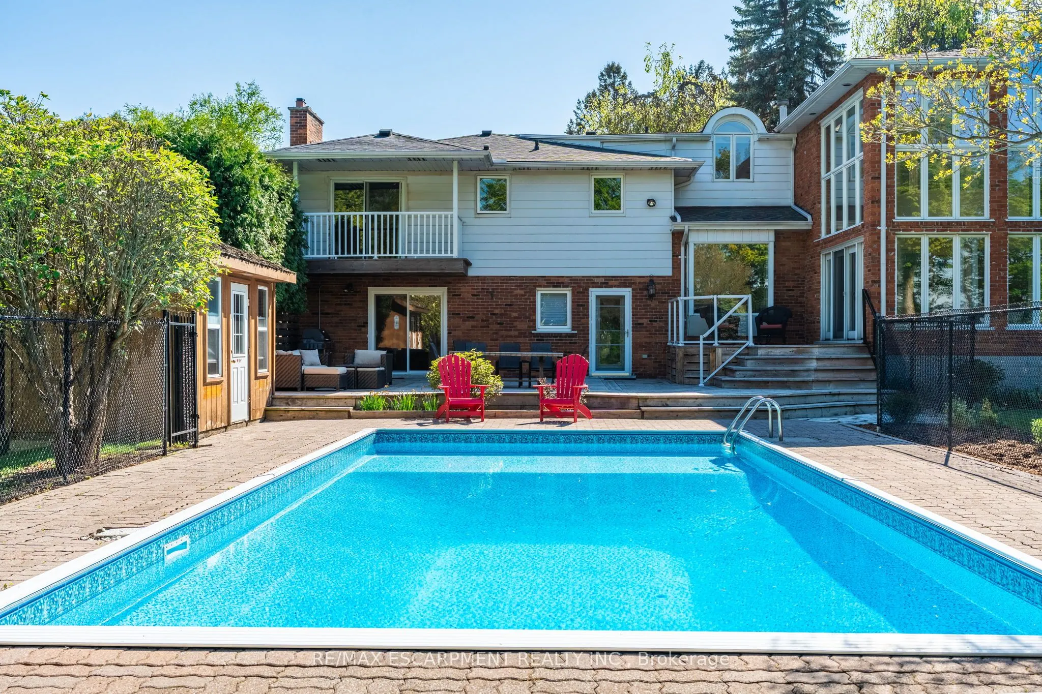 887 MONTGOMERY Drive