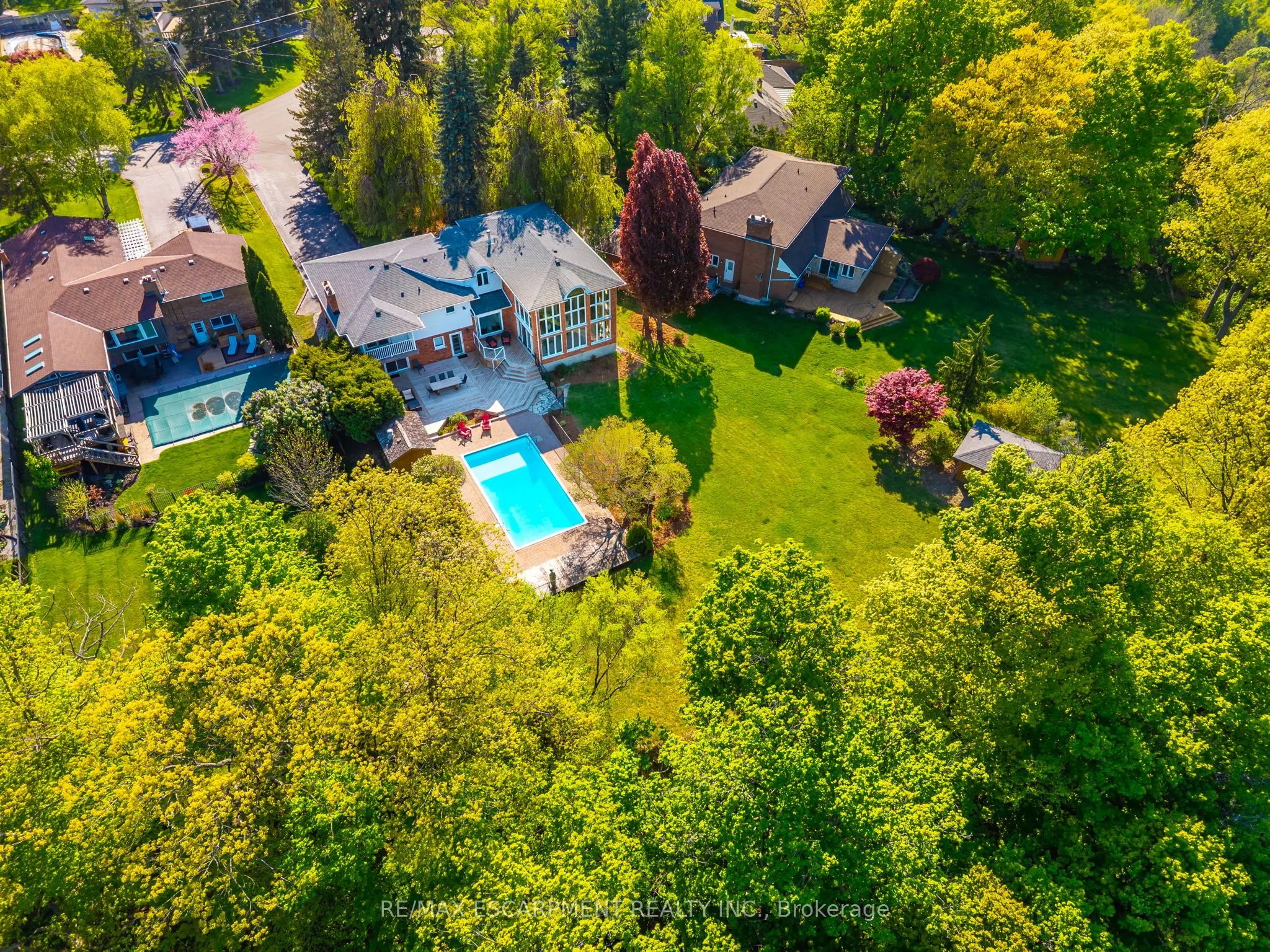 887 MONTGOMERY Drive