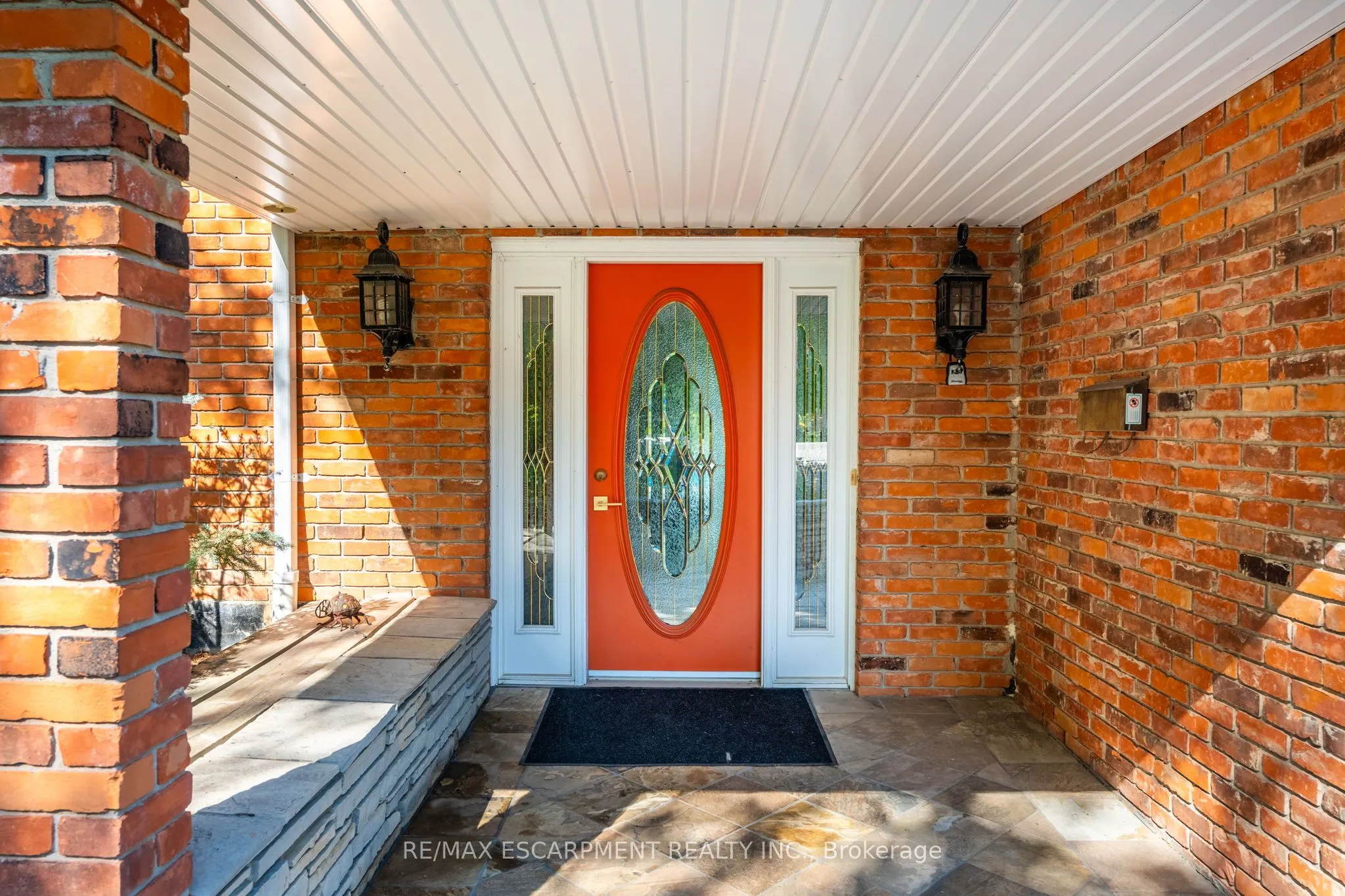 887 MONTGOMERY Drive
