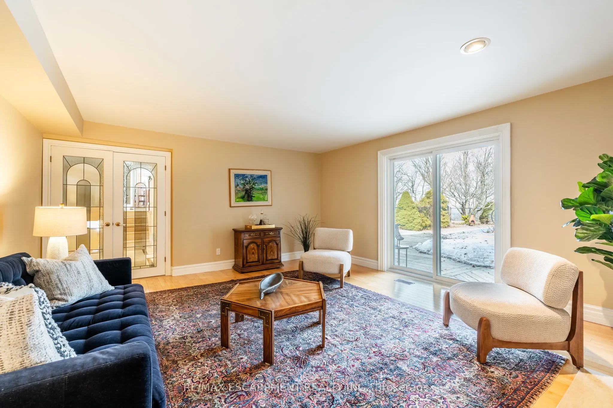 887 MONTGOMERY Drive