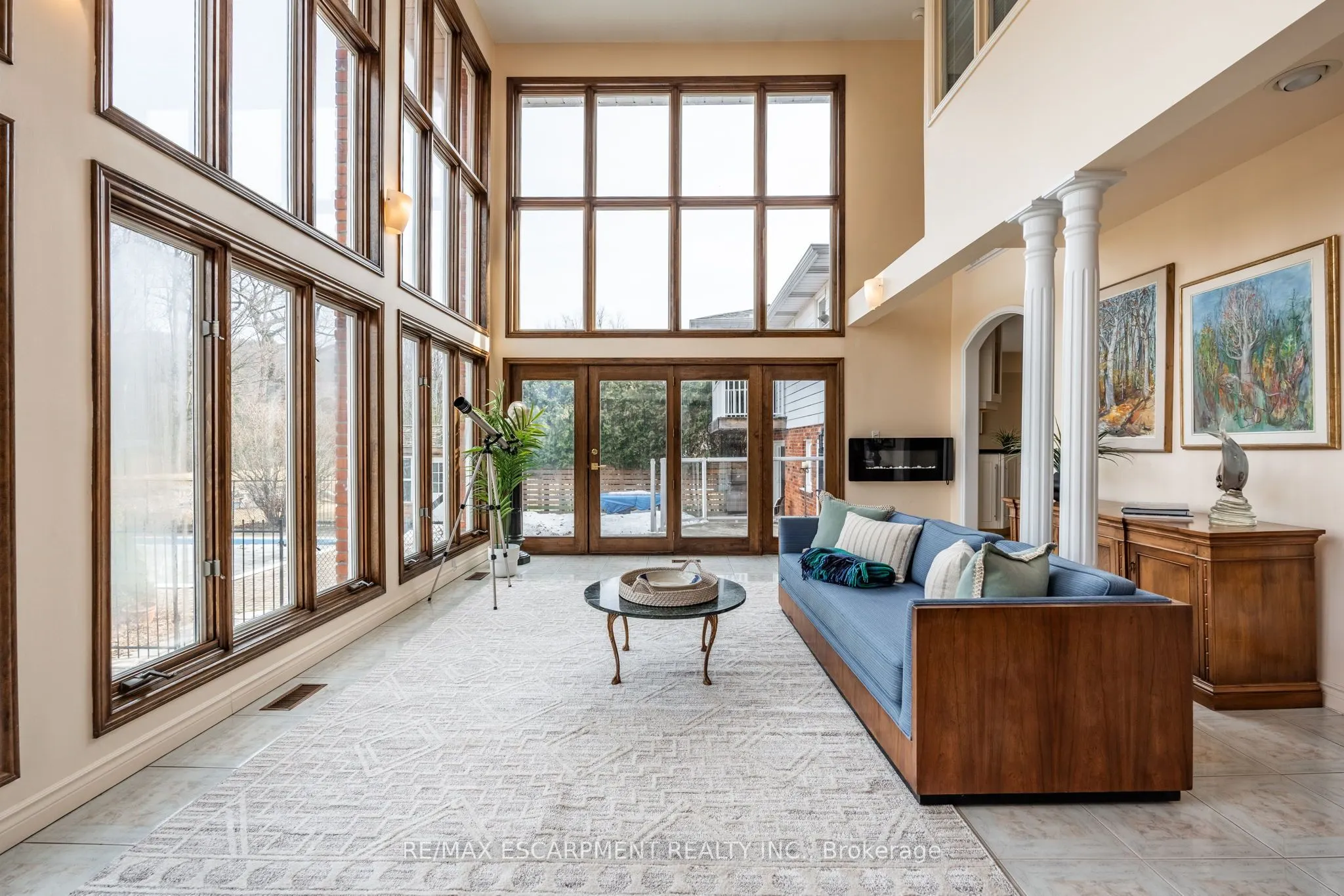 887 MONTGOMERY Drive