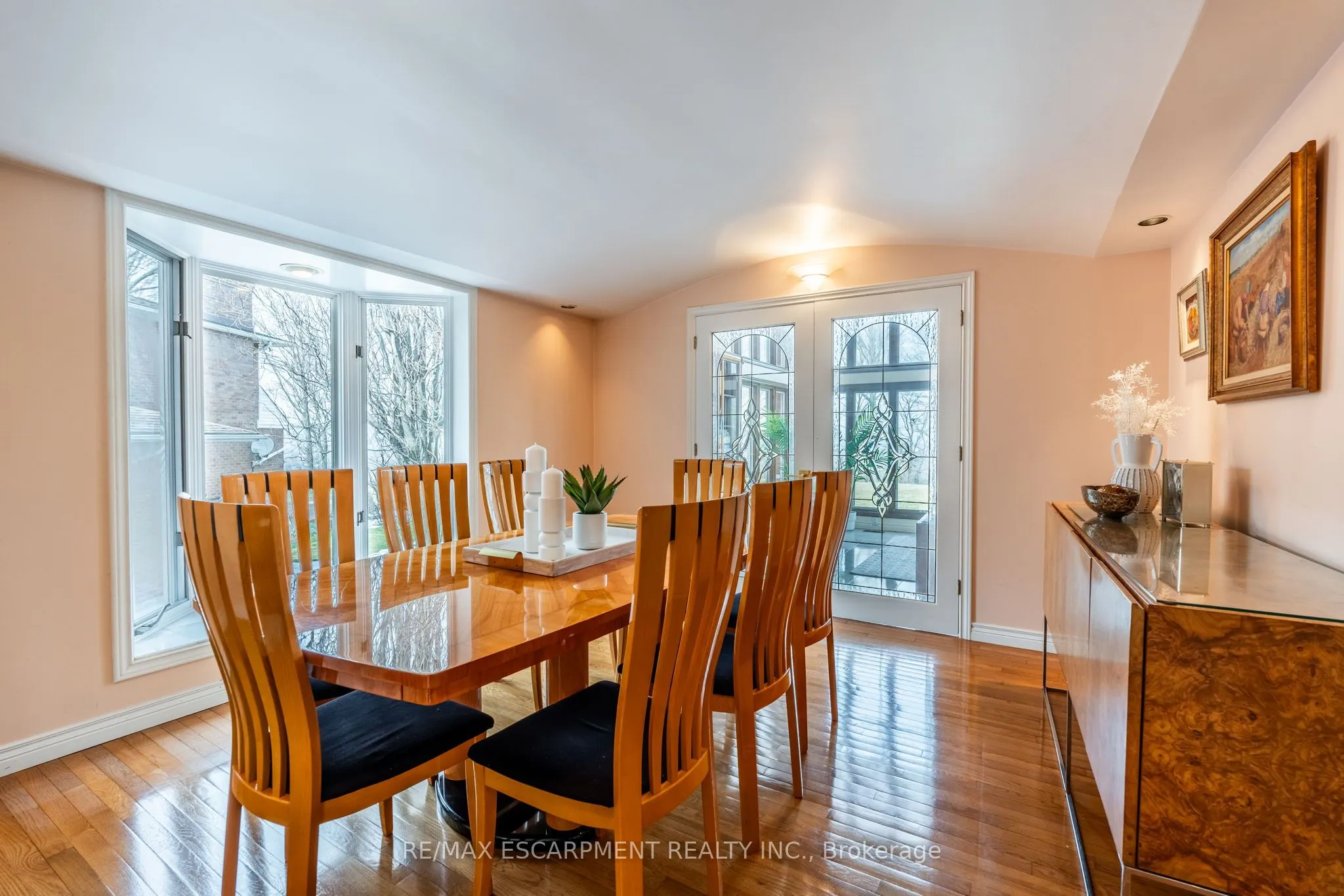 887 MONTGOMERY Drive