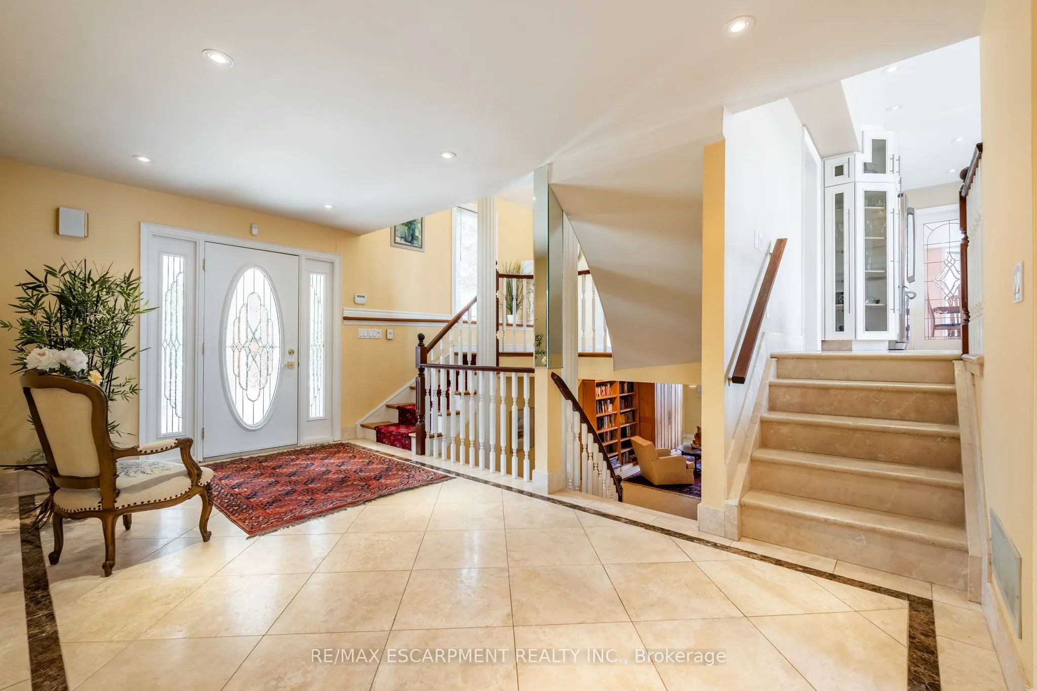 887 MONTGOMERY Drive