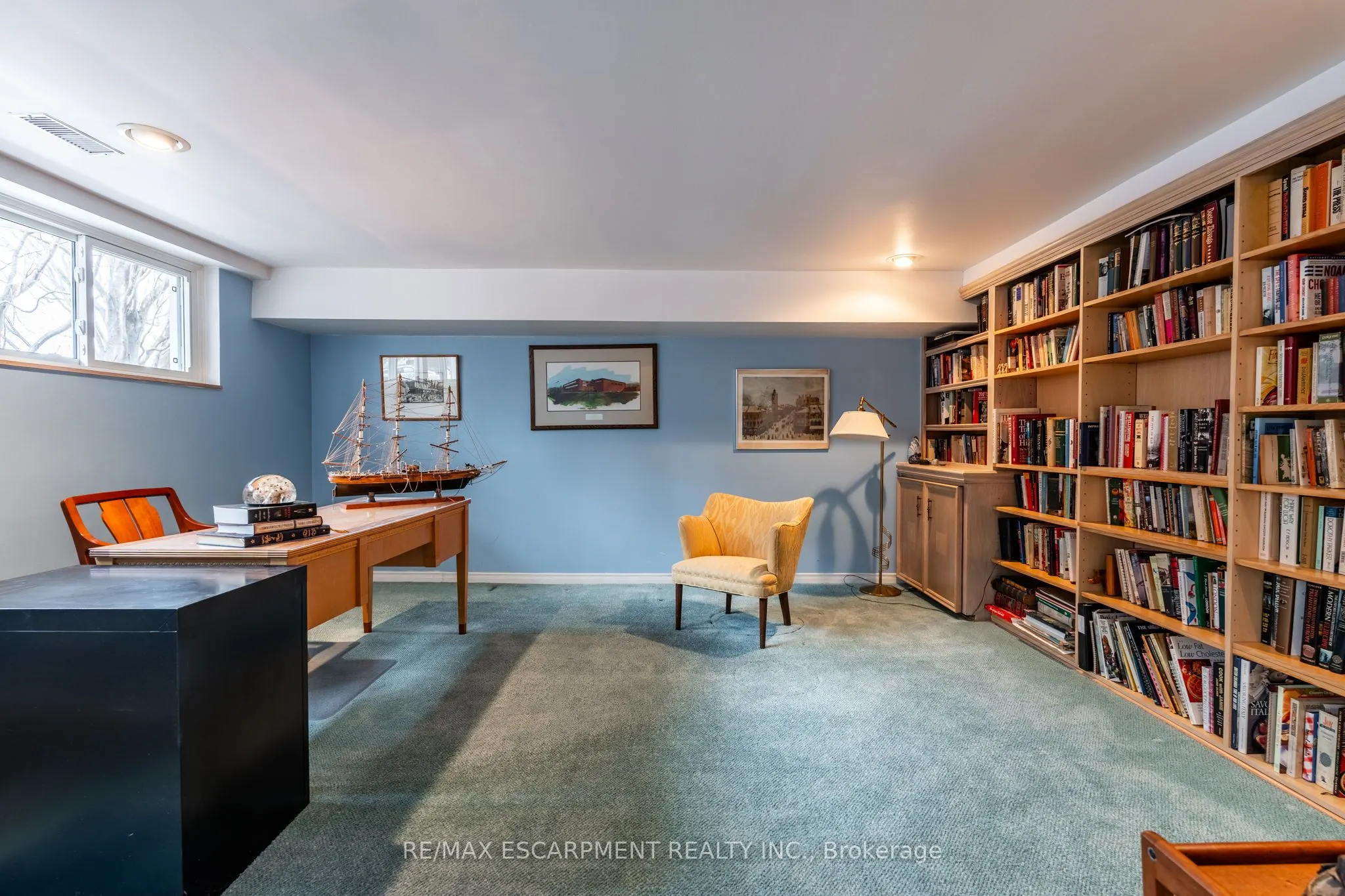 887 MONTGOMERY Drive