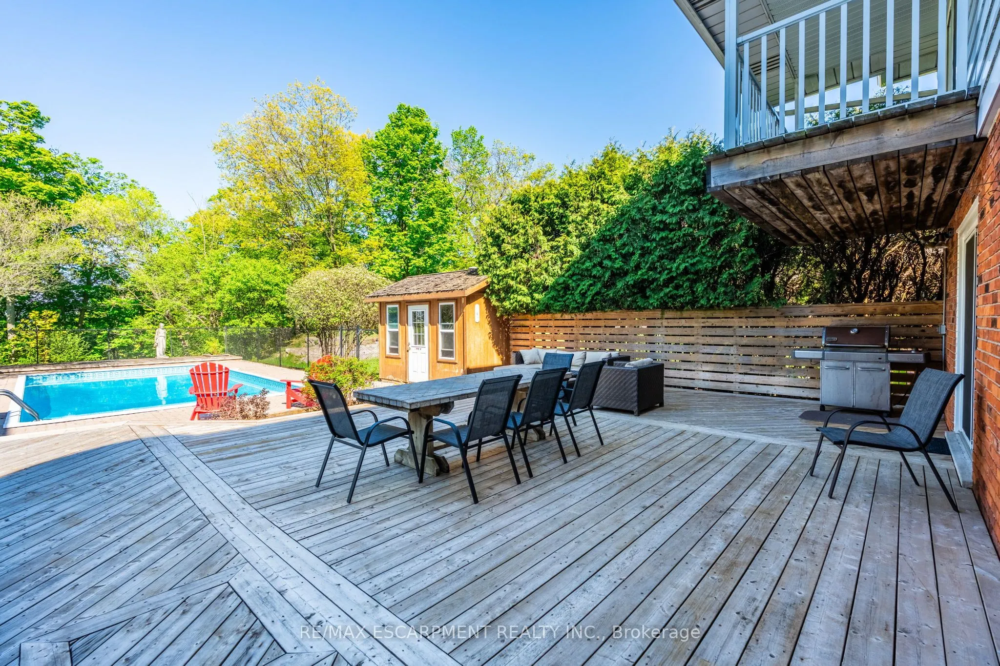 887 MONTGOMERY Drive