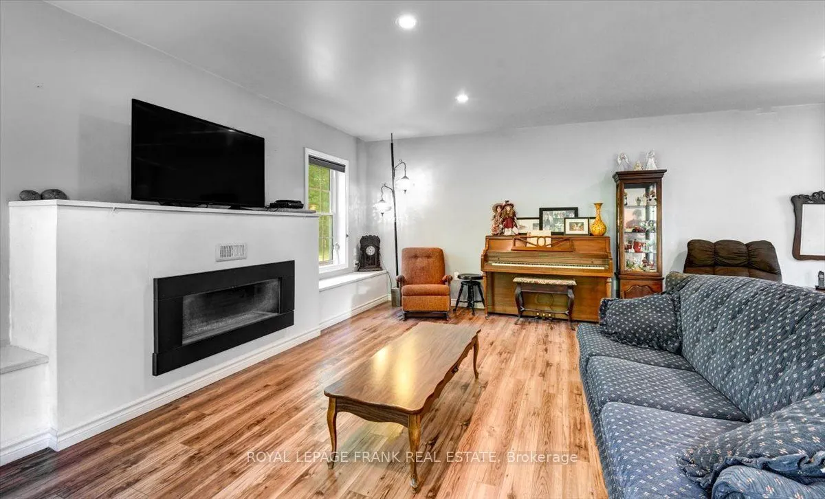 6317 Stirling Marmora Road