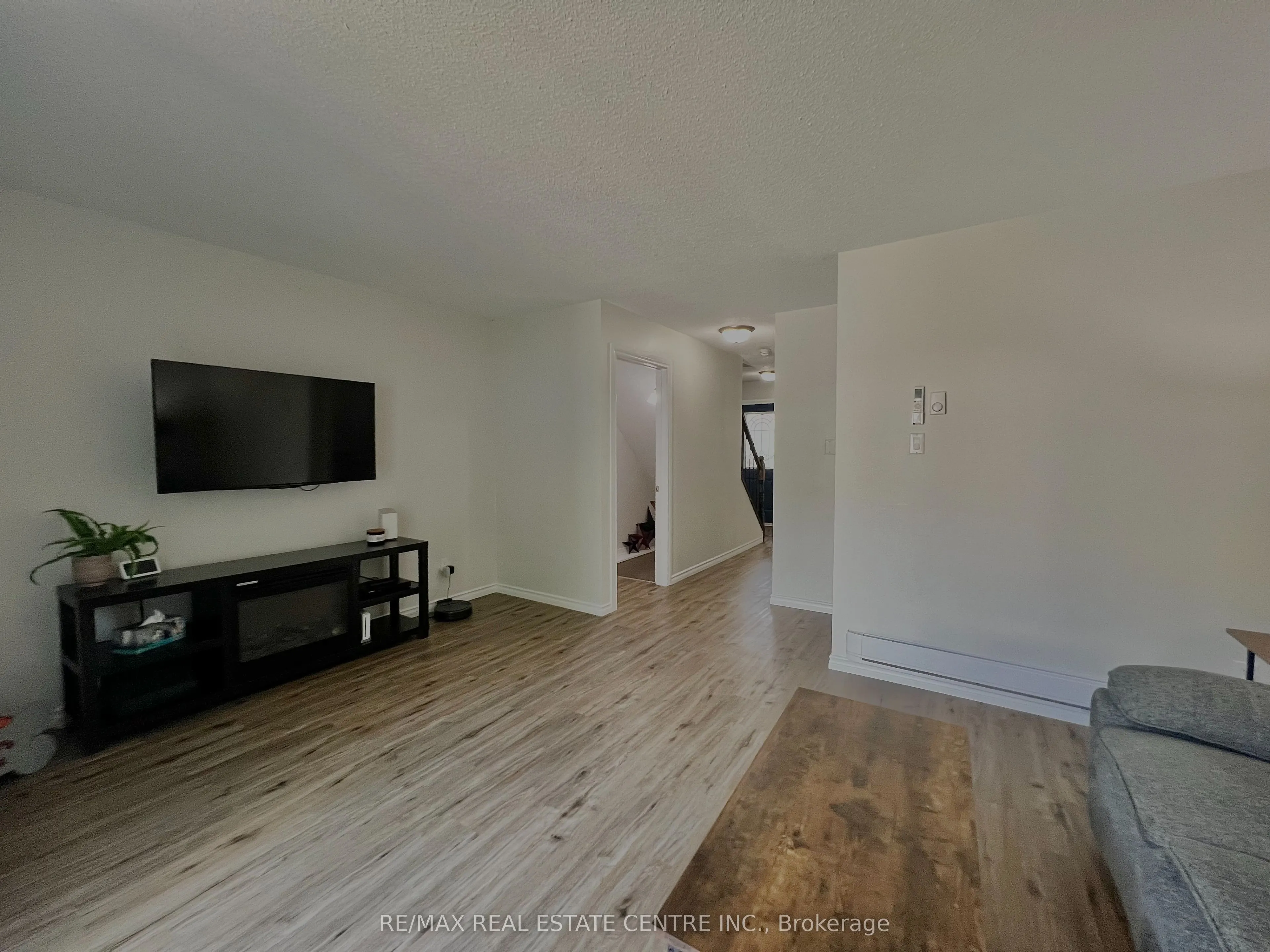 504 Pineview Gardens