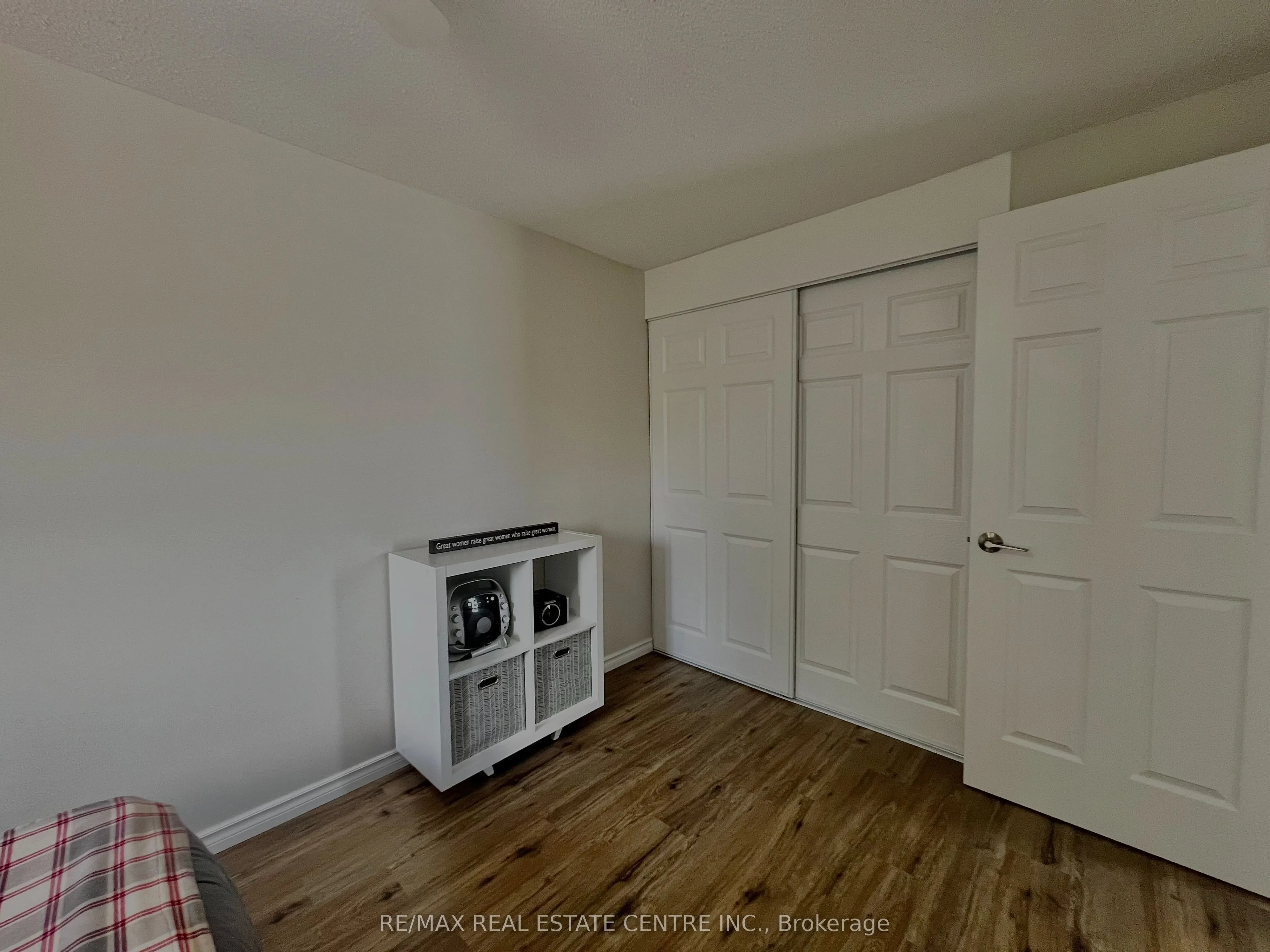 504 Pineview Gardens