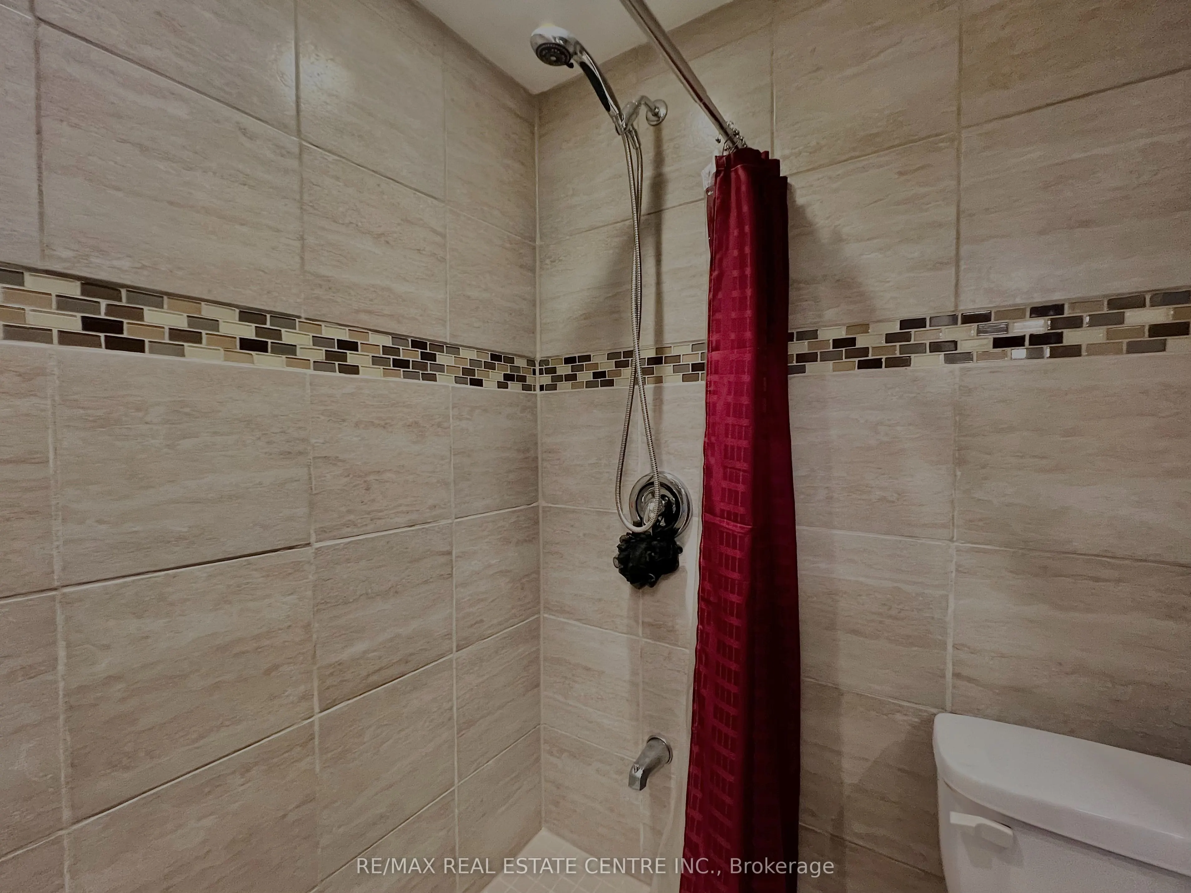 504 Pineview Gardens