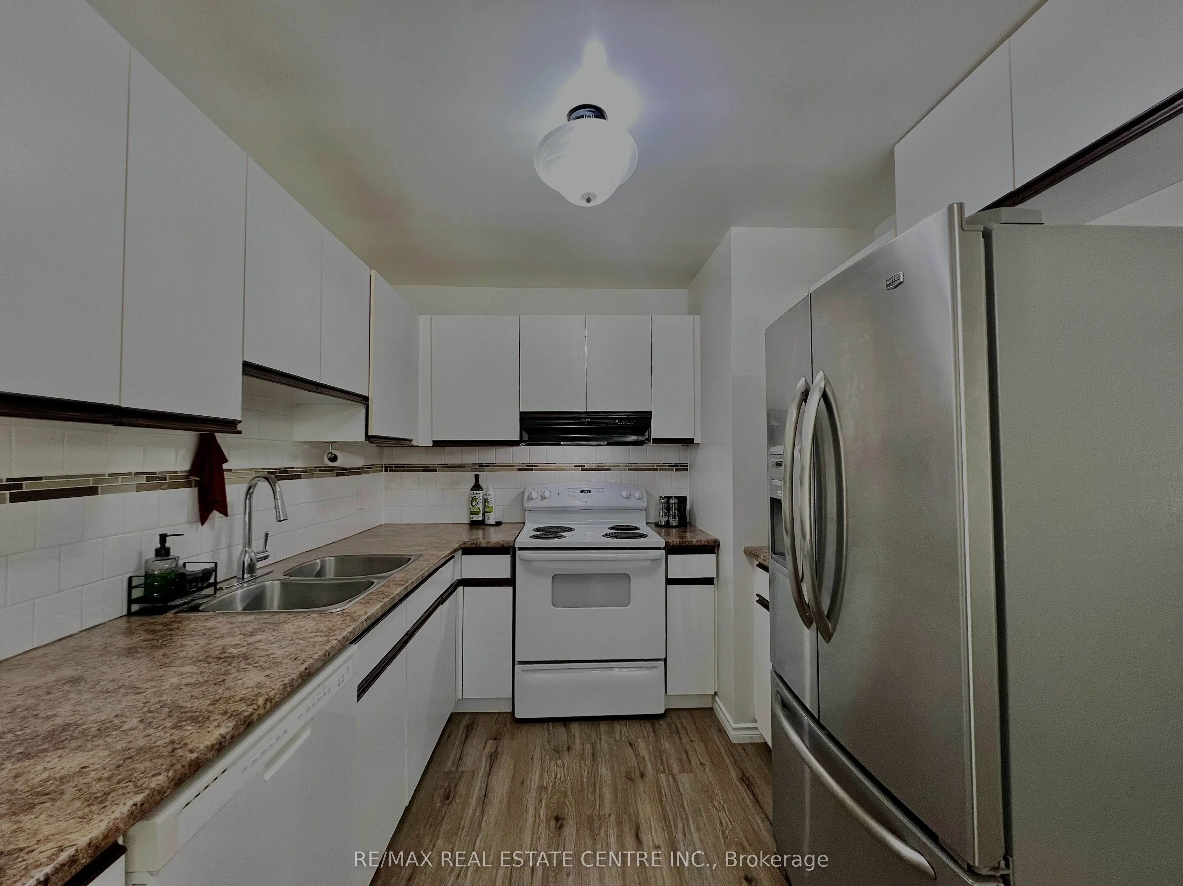 504 Pineview Gardens