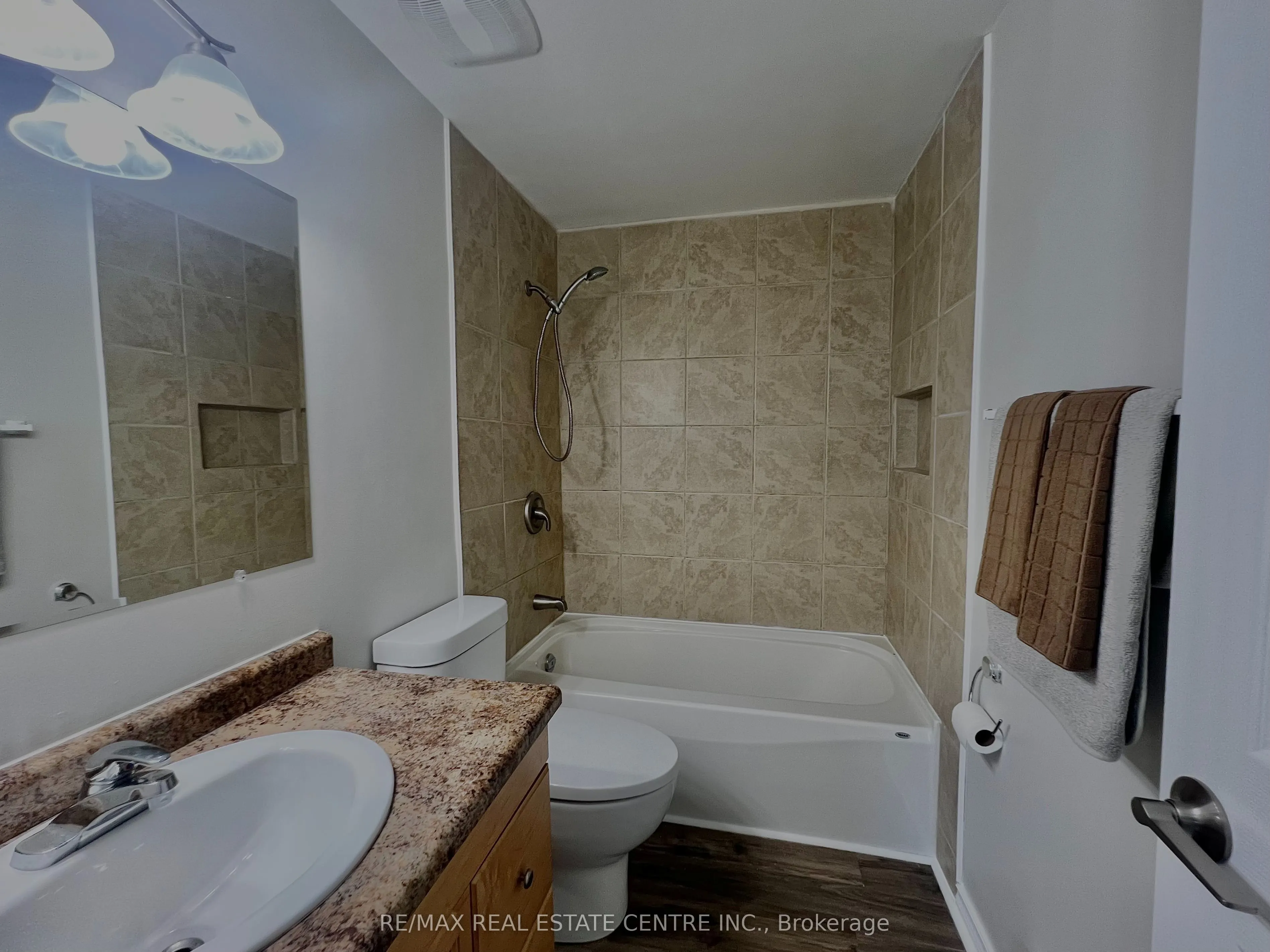 504 Pineview Gardens