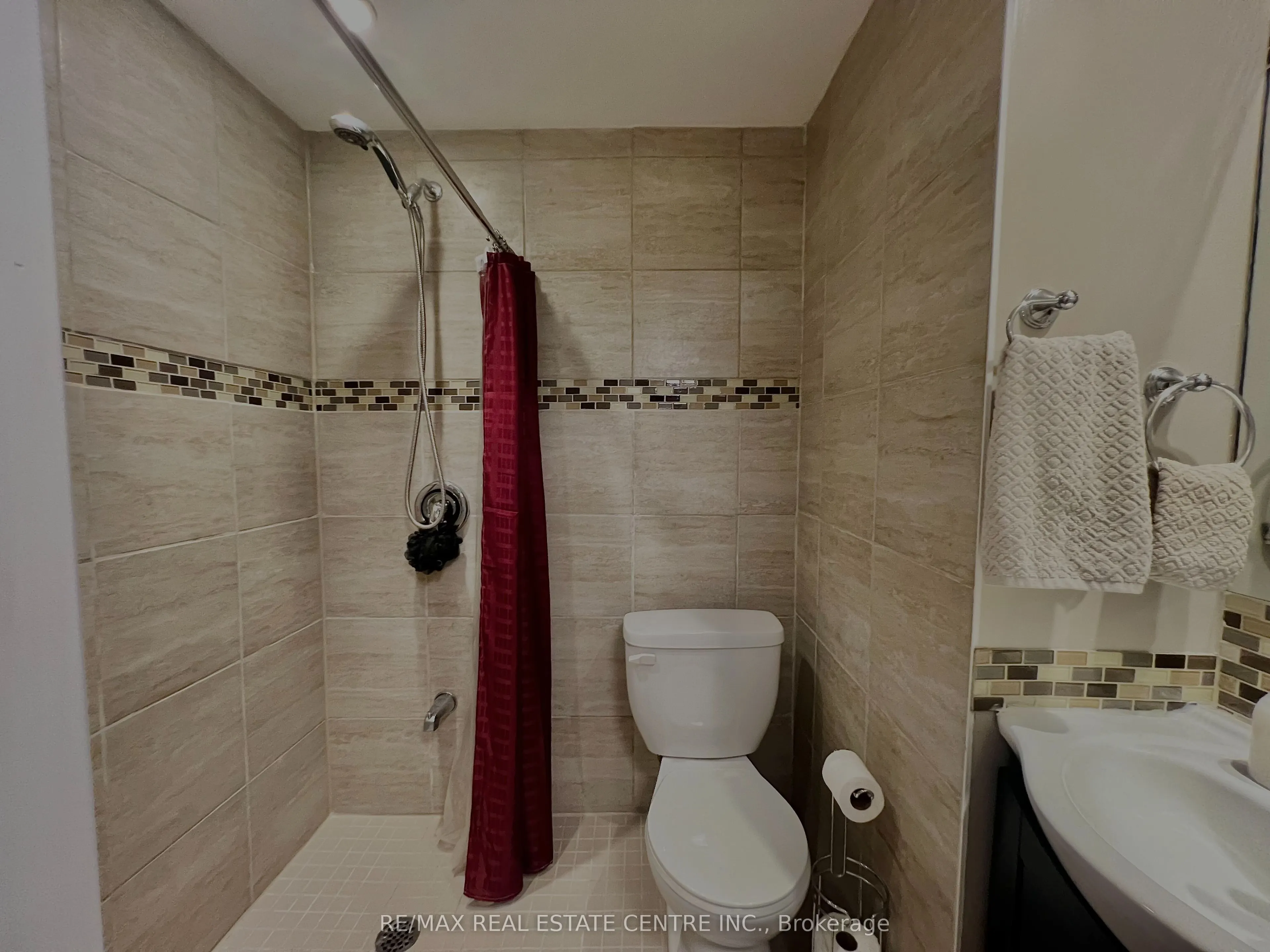 504 Pineview Gardens