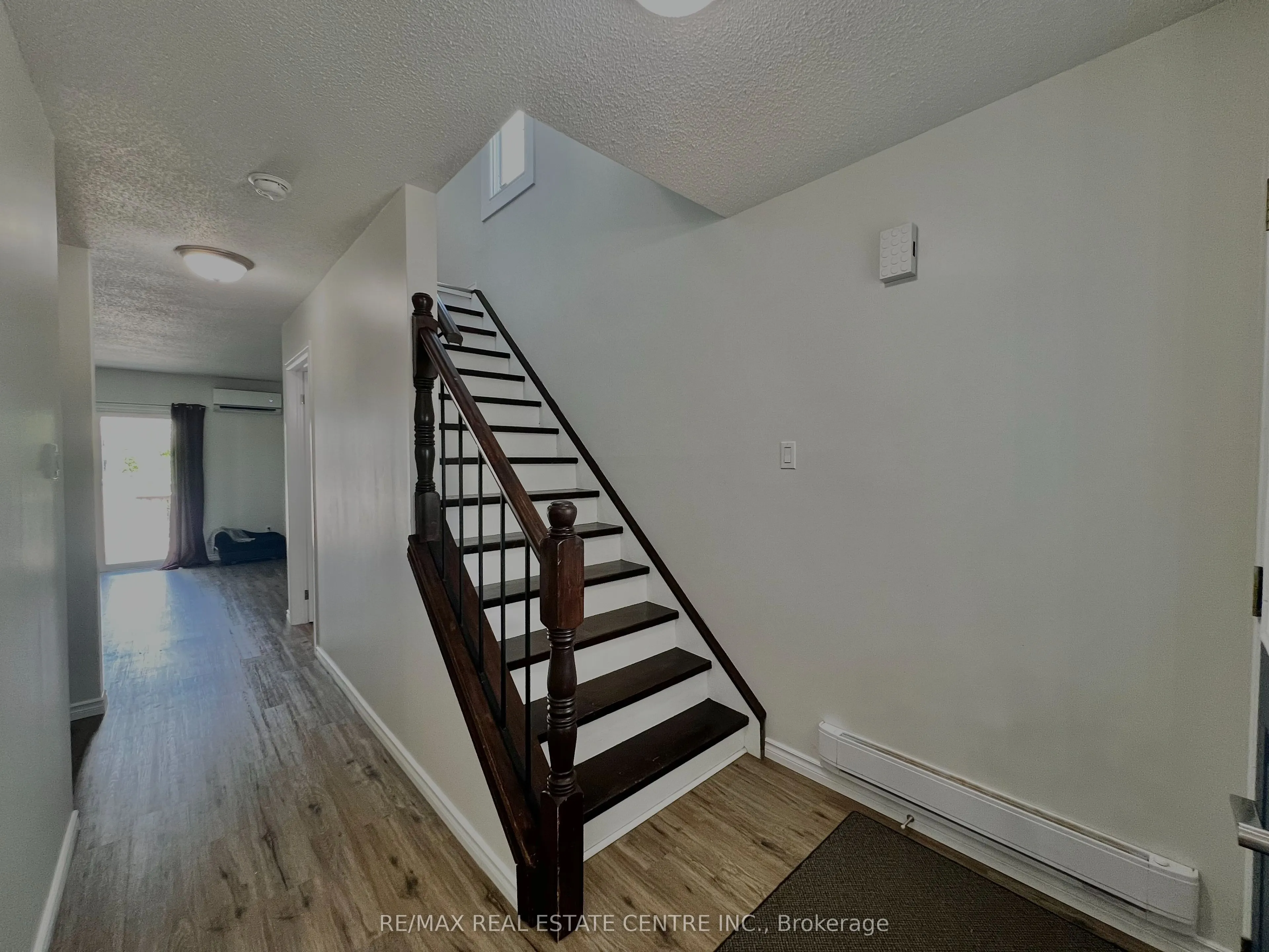 504 Pineview Gardens