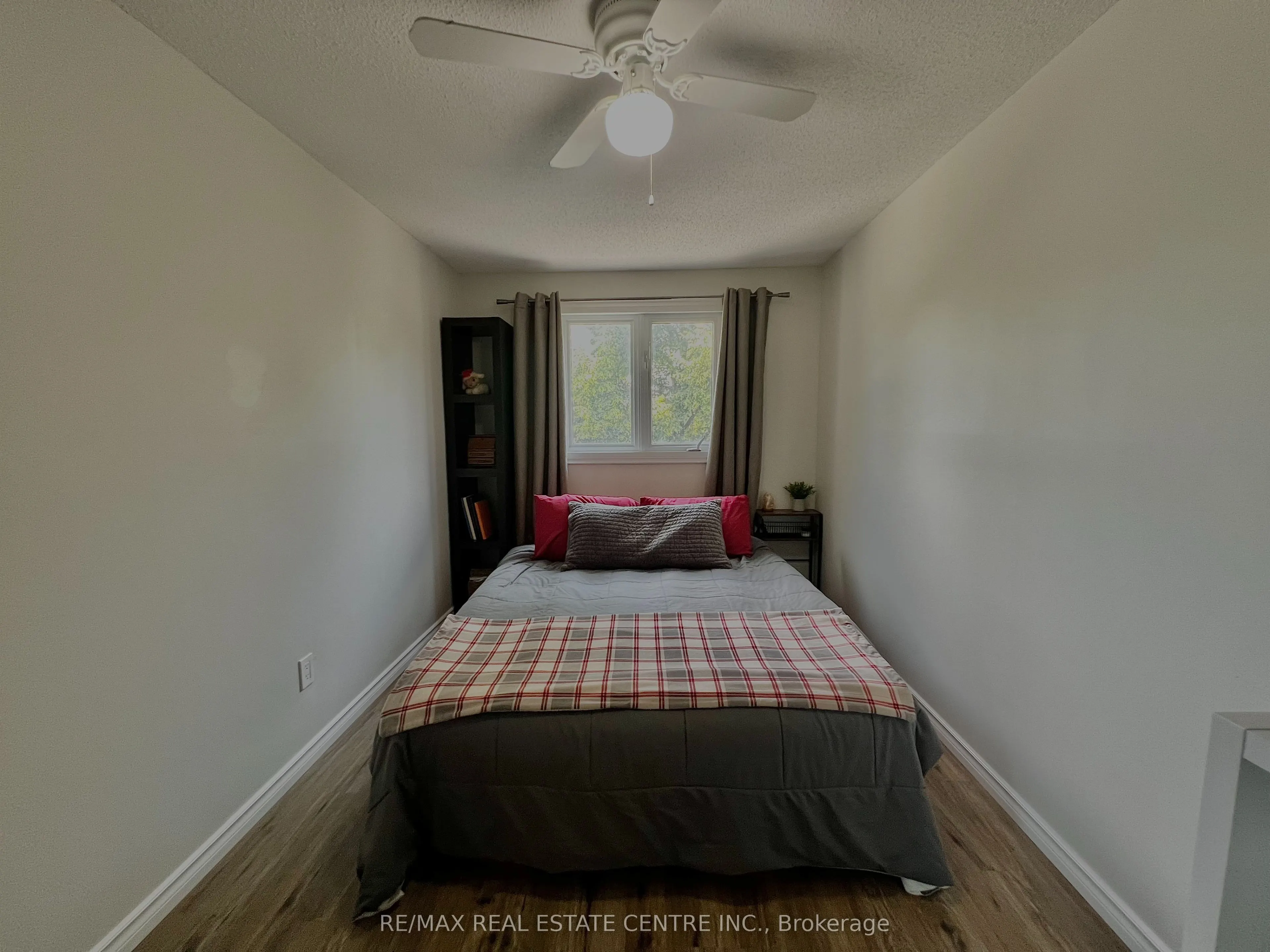 504 Pineview Gardens