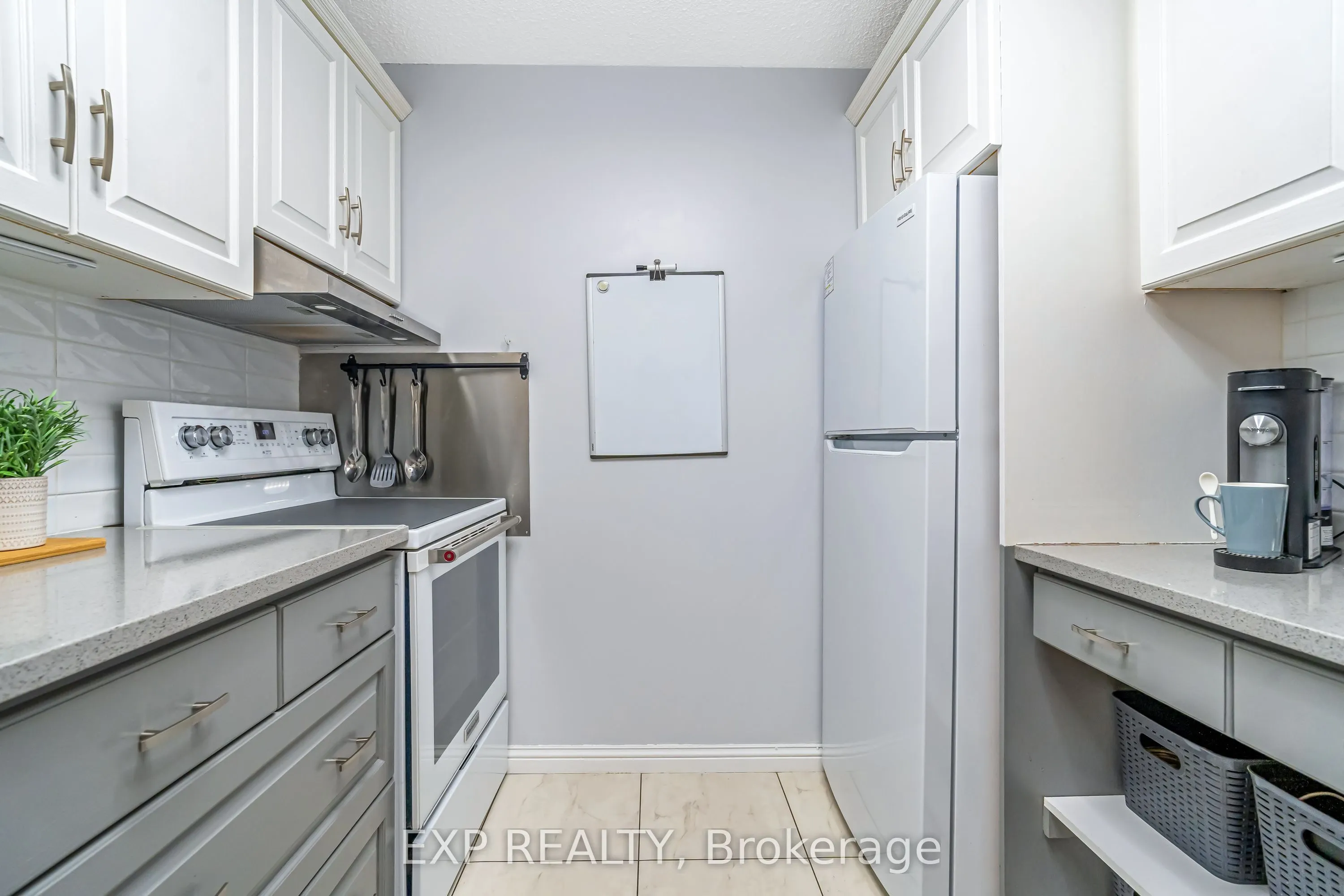 415 Greenview Avenue, #101