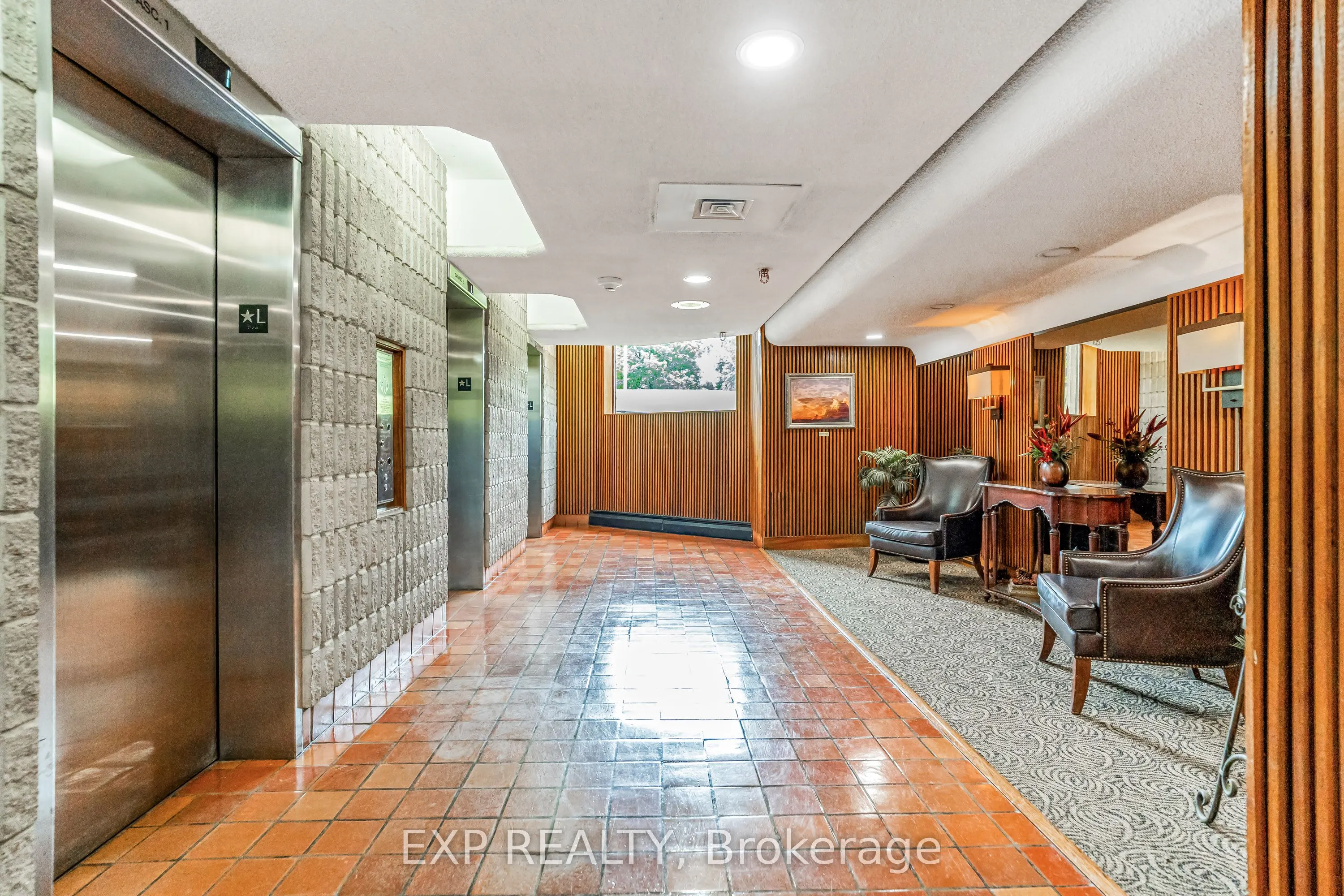 415 Greenview Avenue, #101