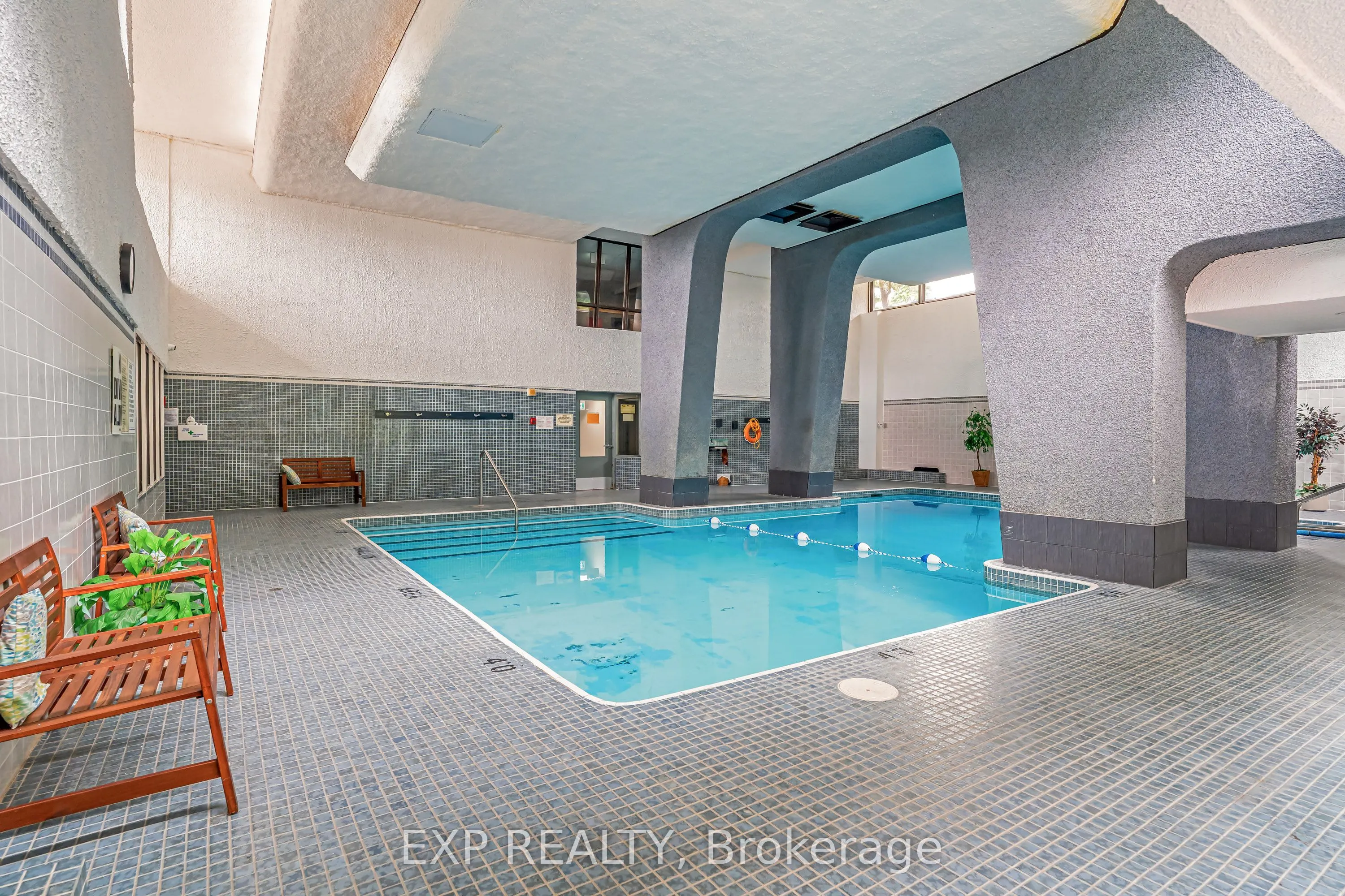 415 Greenview Avenue, #101