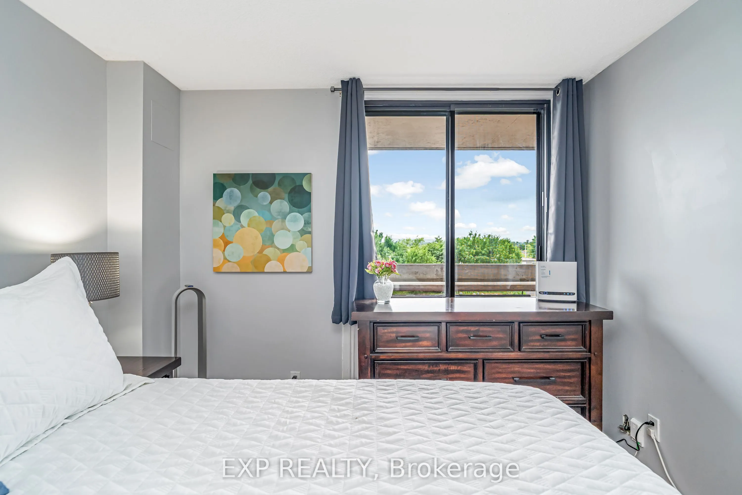 415 Greenview Avenue, #101
