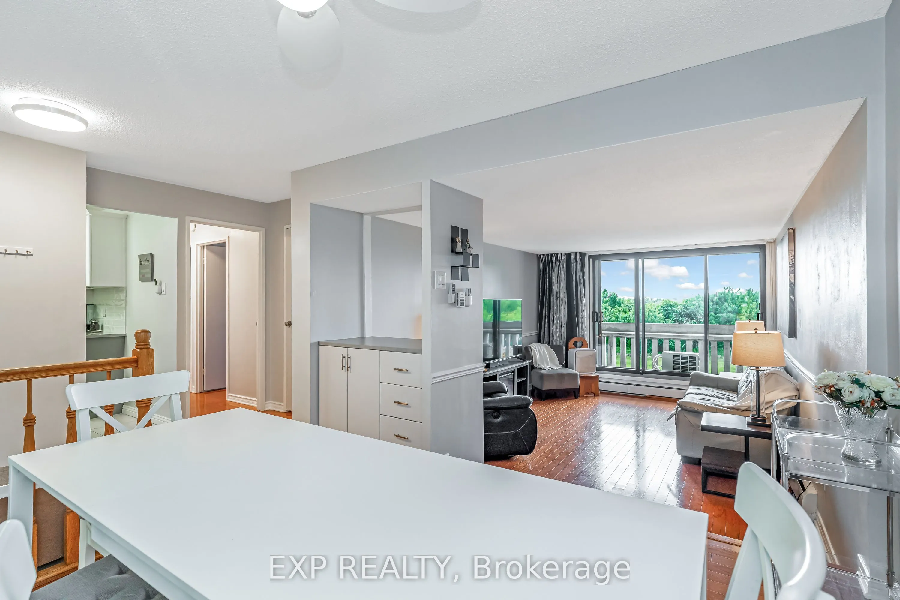 415 Greenview Avenue, #101
