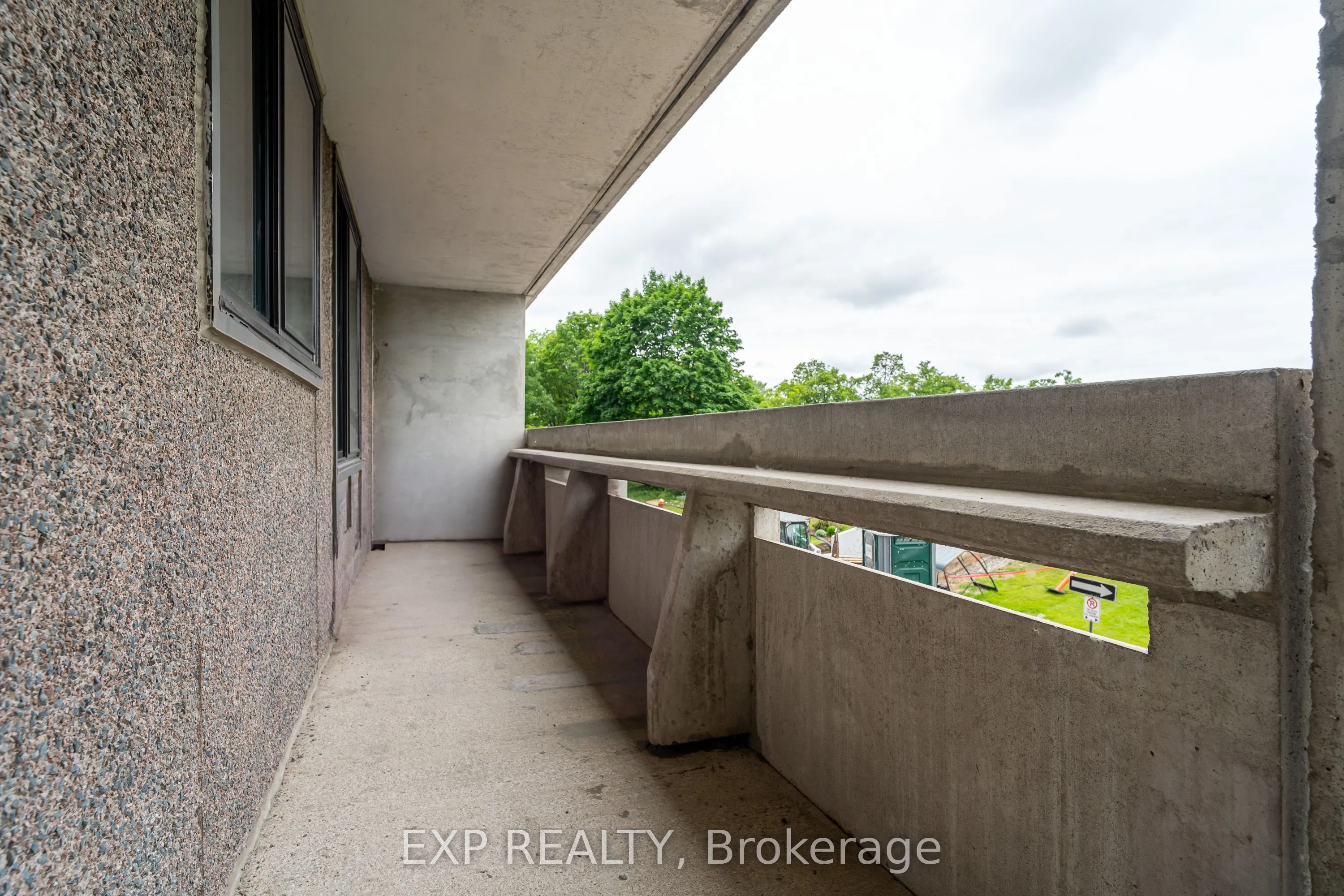 415 Greenview Avenue, #101