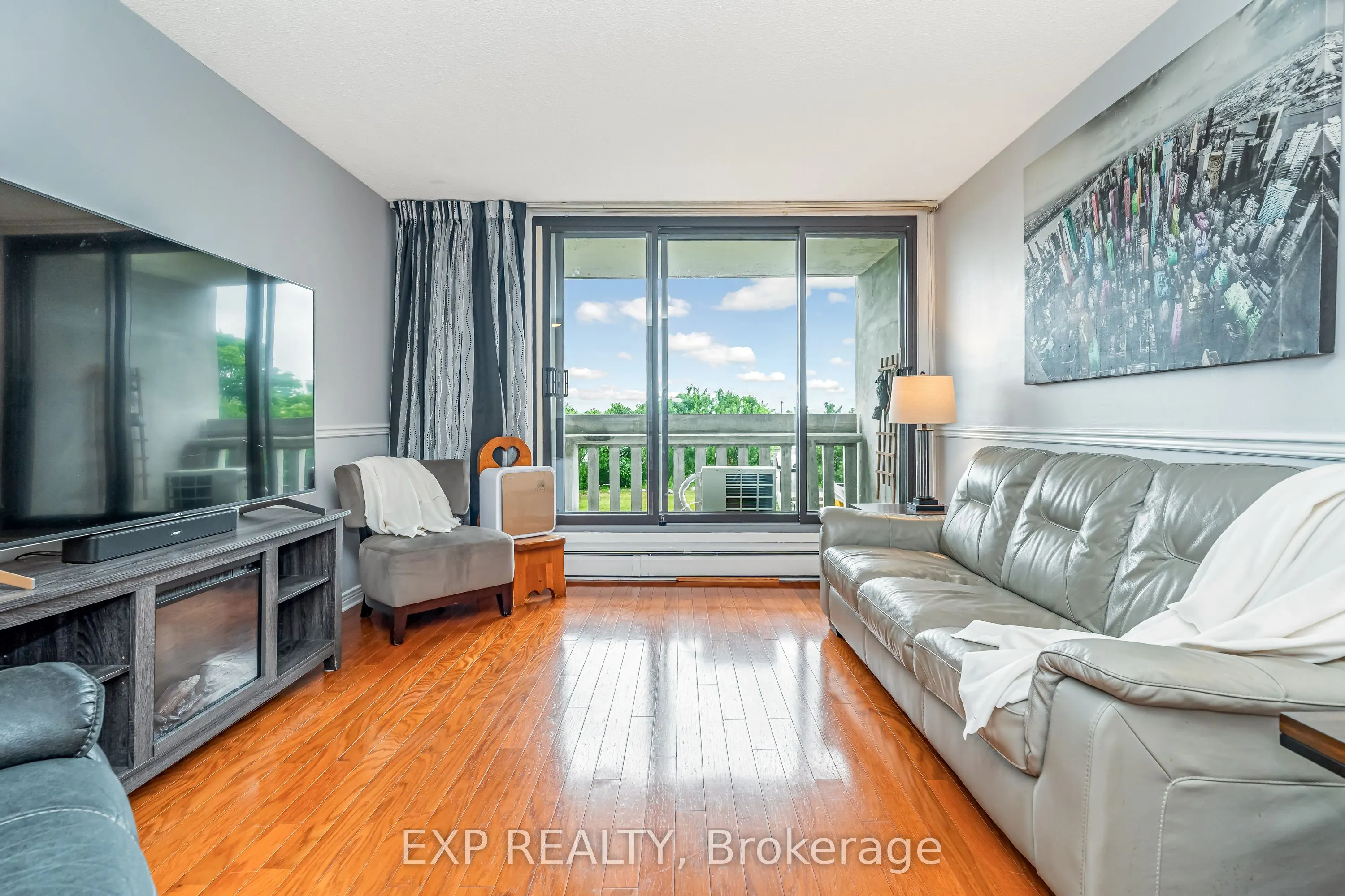415 Greenview Avenue, #101