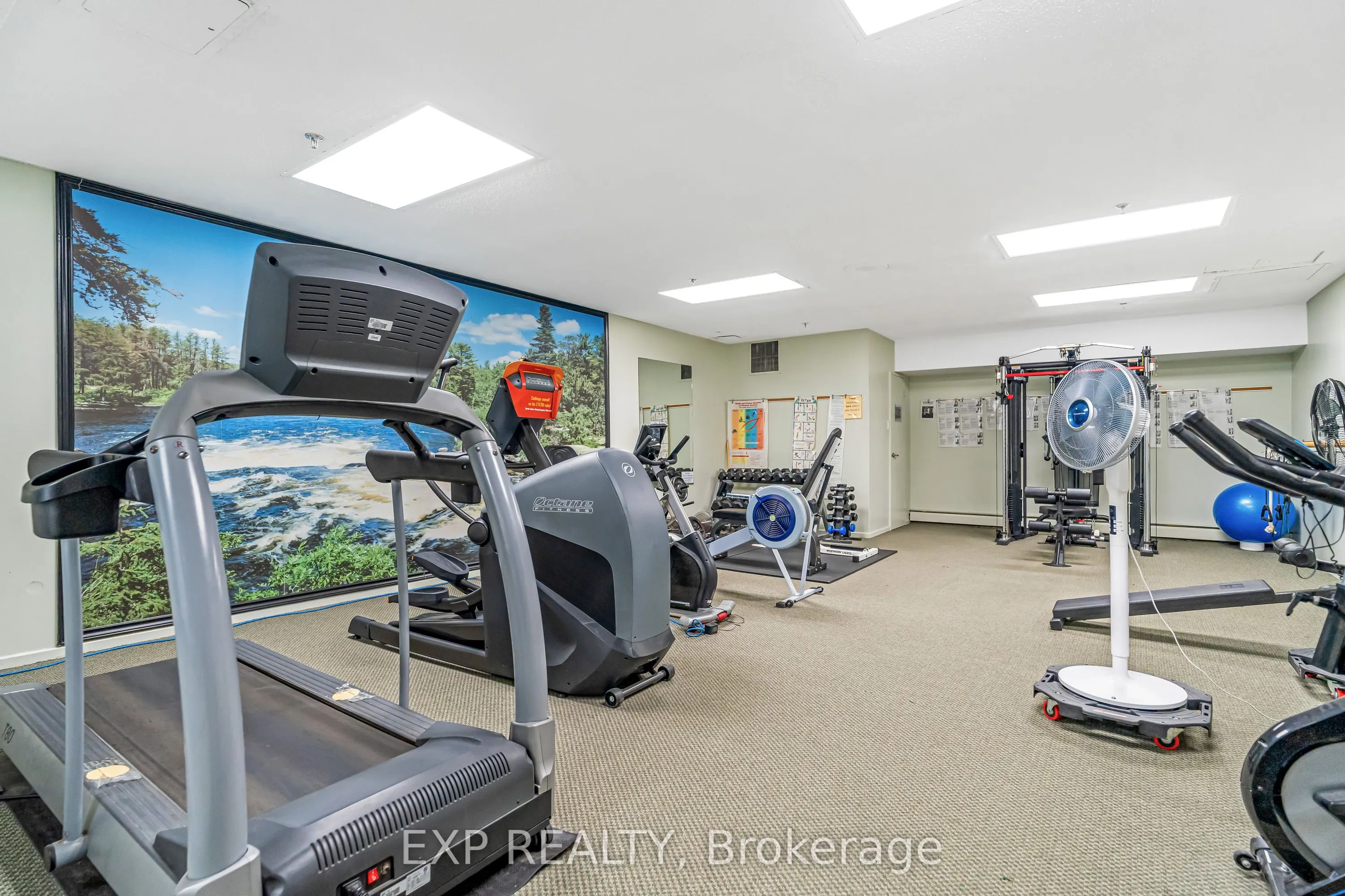 415 Greenview Avenue, #101