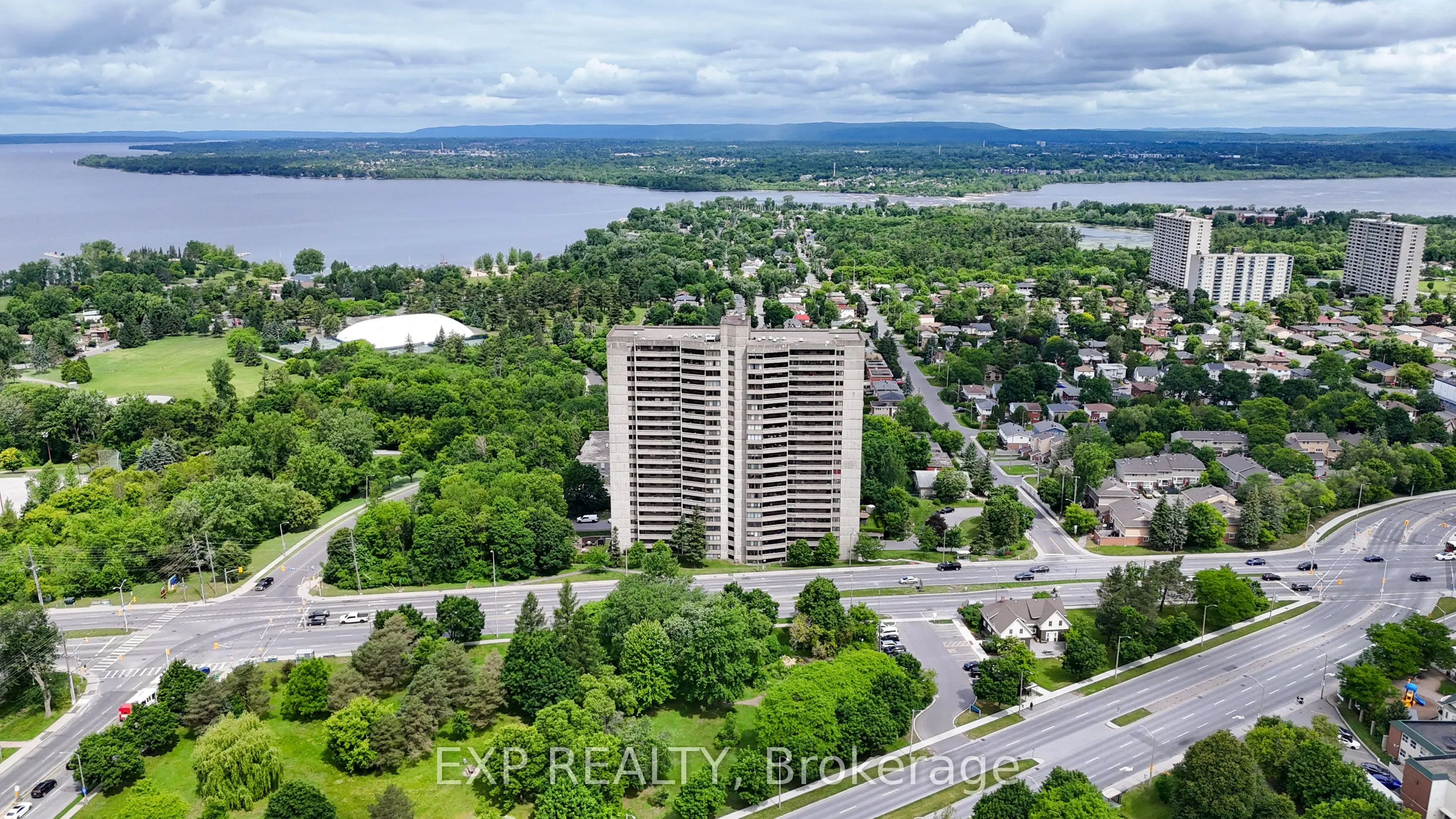 415 Greenview Avenue, #101