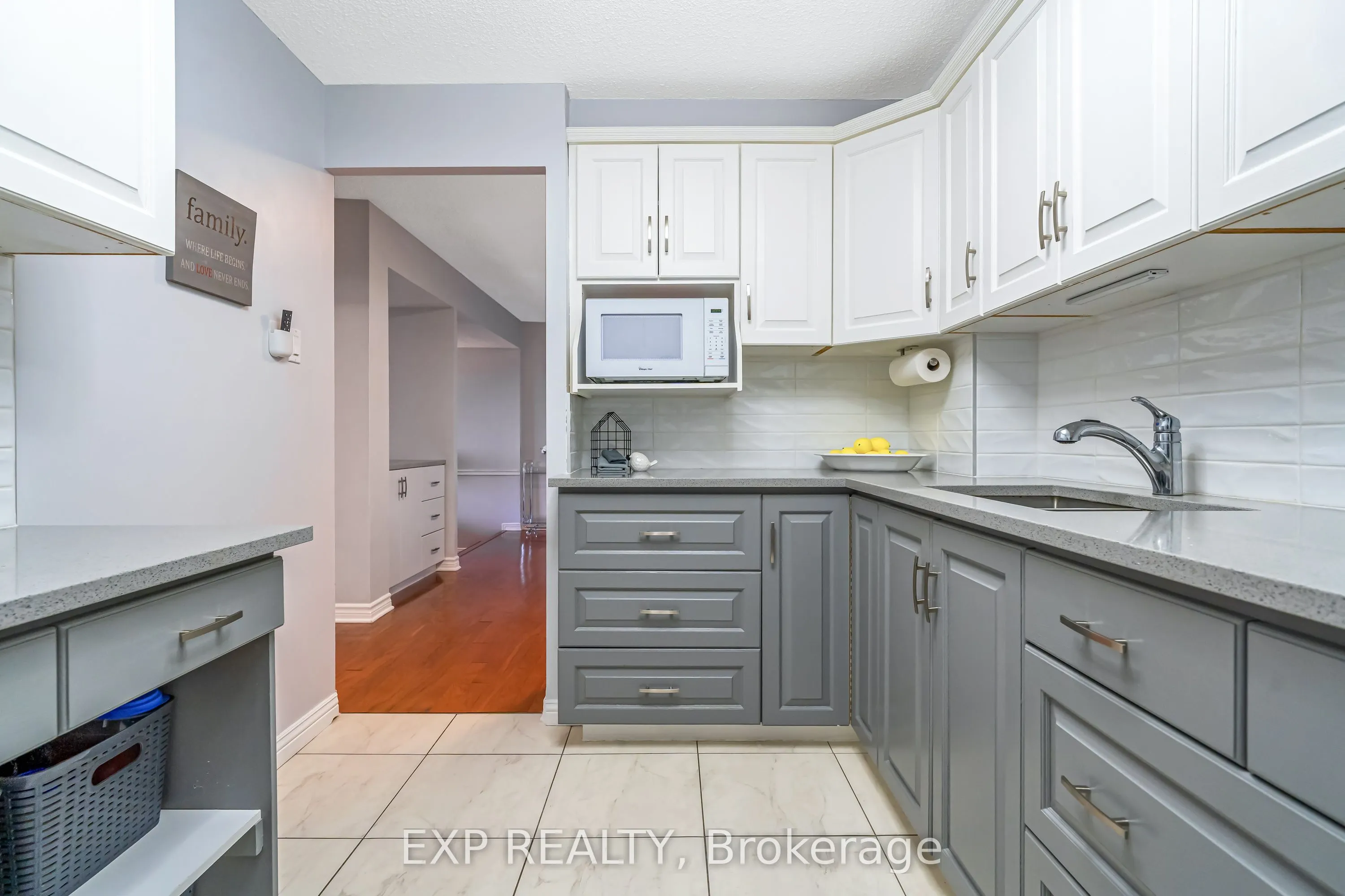 415 Greenview Avenue, #101