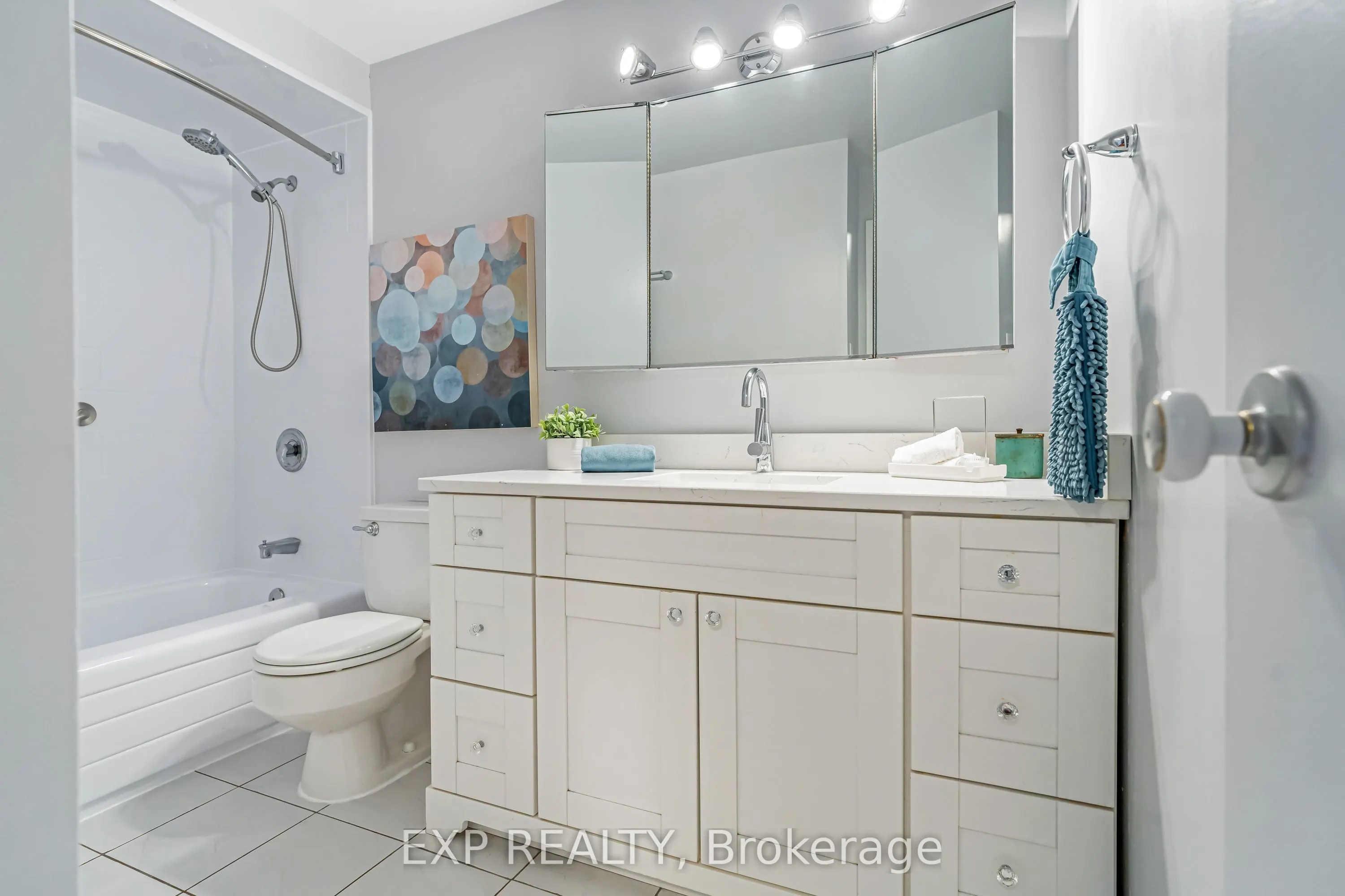 415 Greenview Avenue, #101