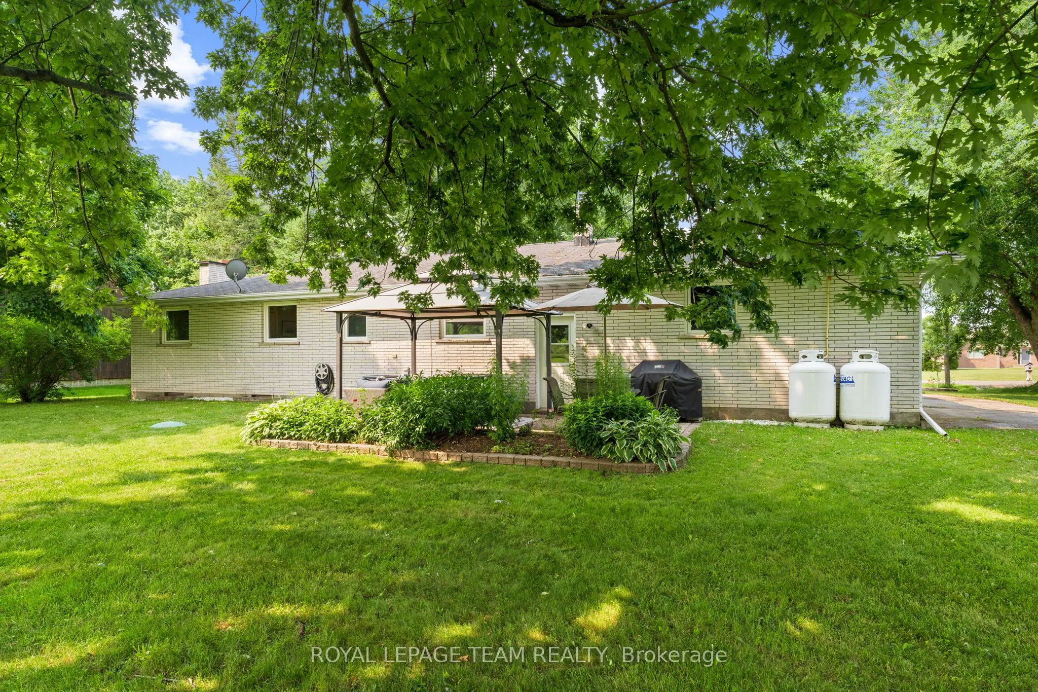 5483 Spratt Road