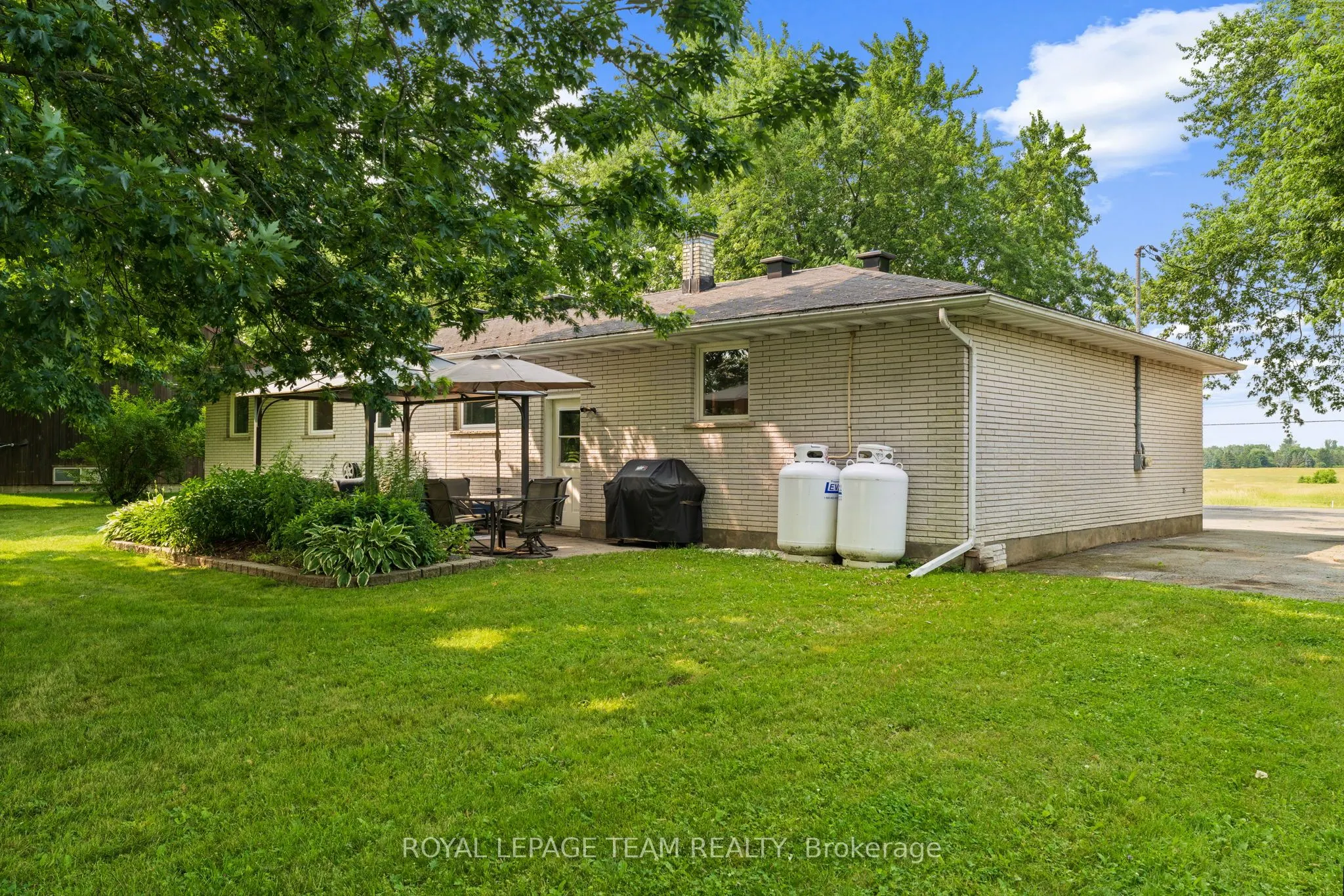 5483 Spratt Road