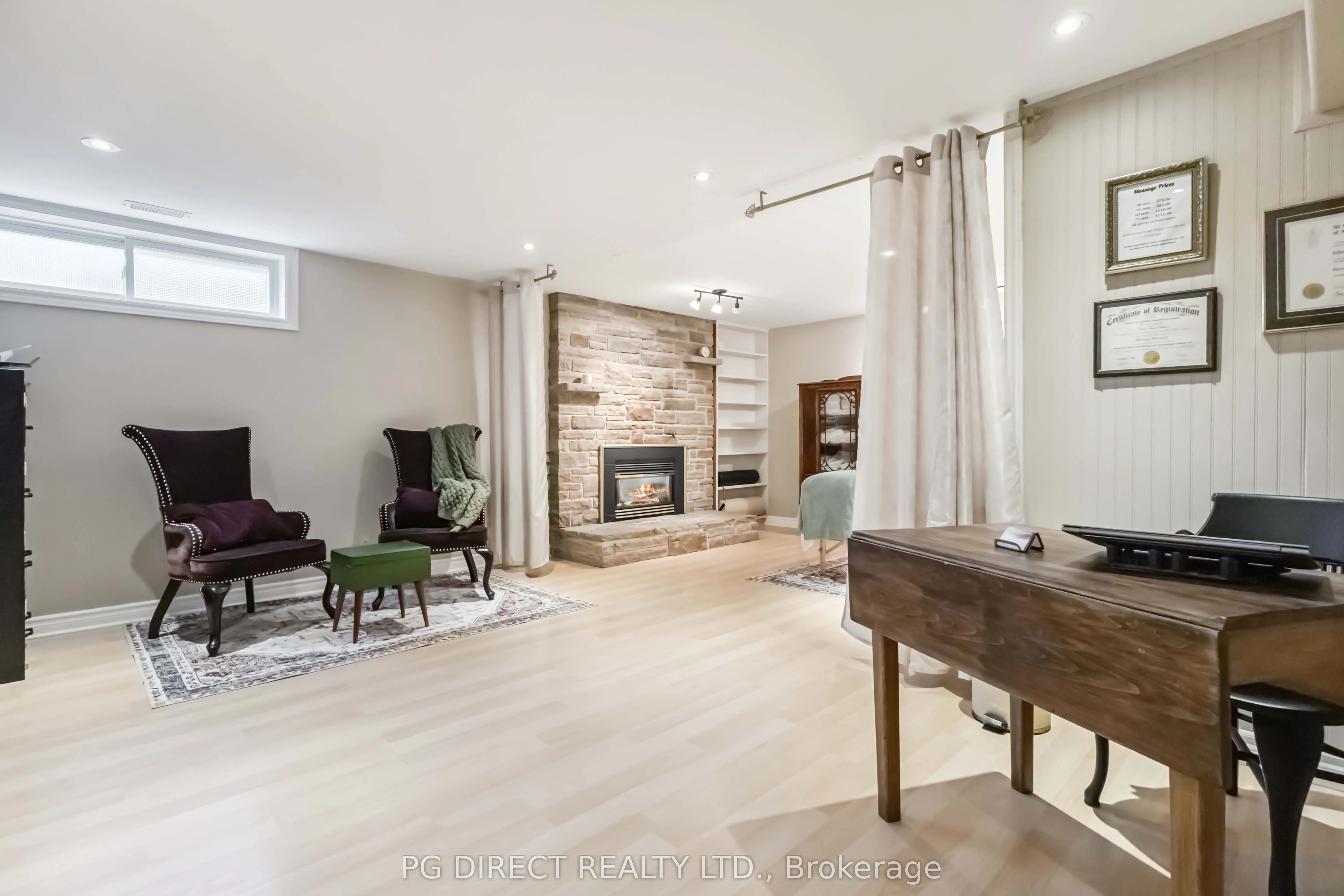 19 Adelaide Street S