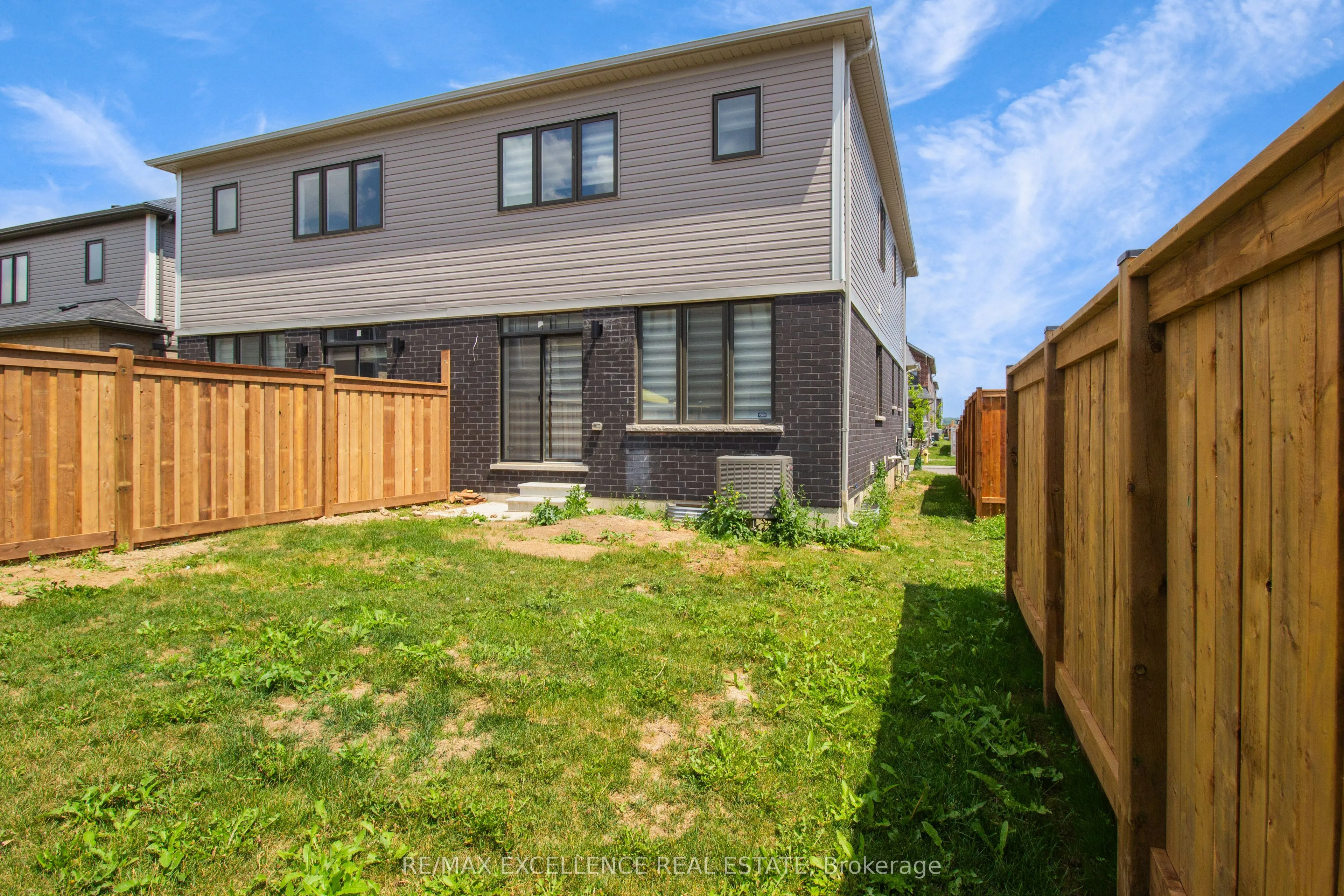 49 MALCOLM Crescent