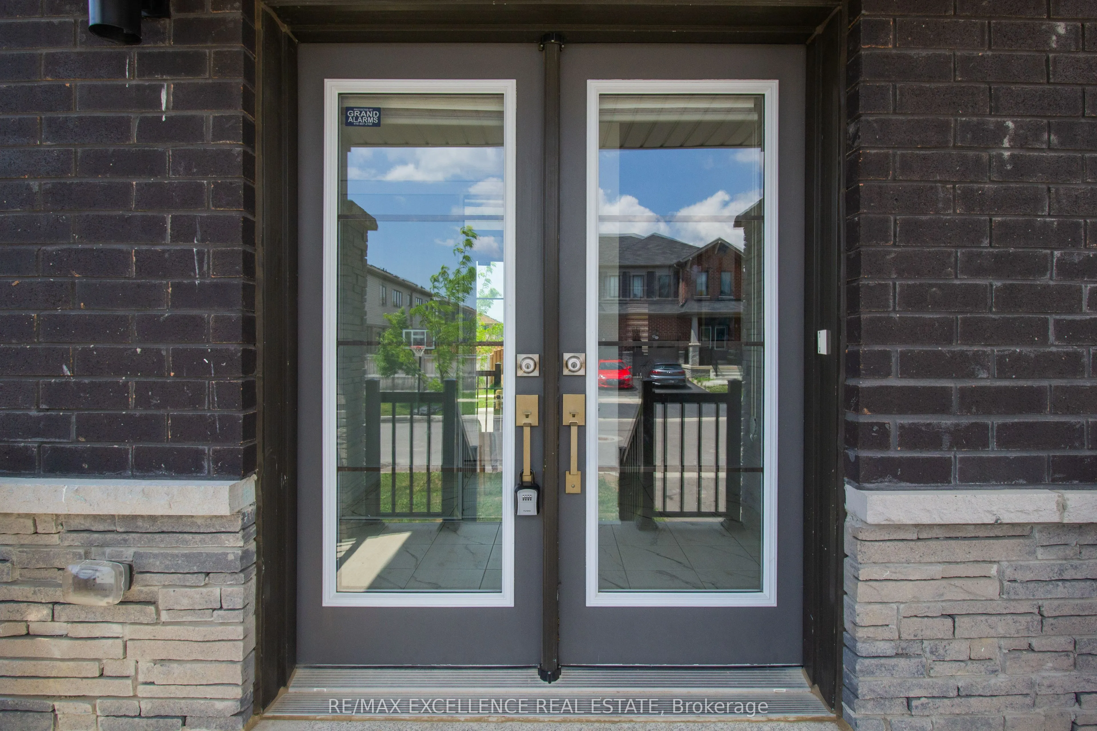 49 MALCOLM Crescent