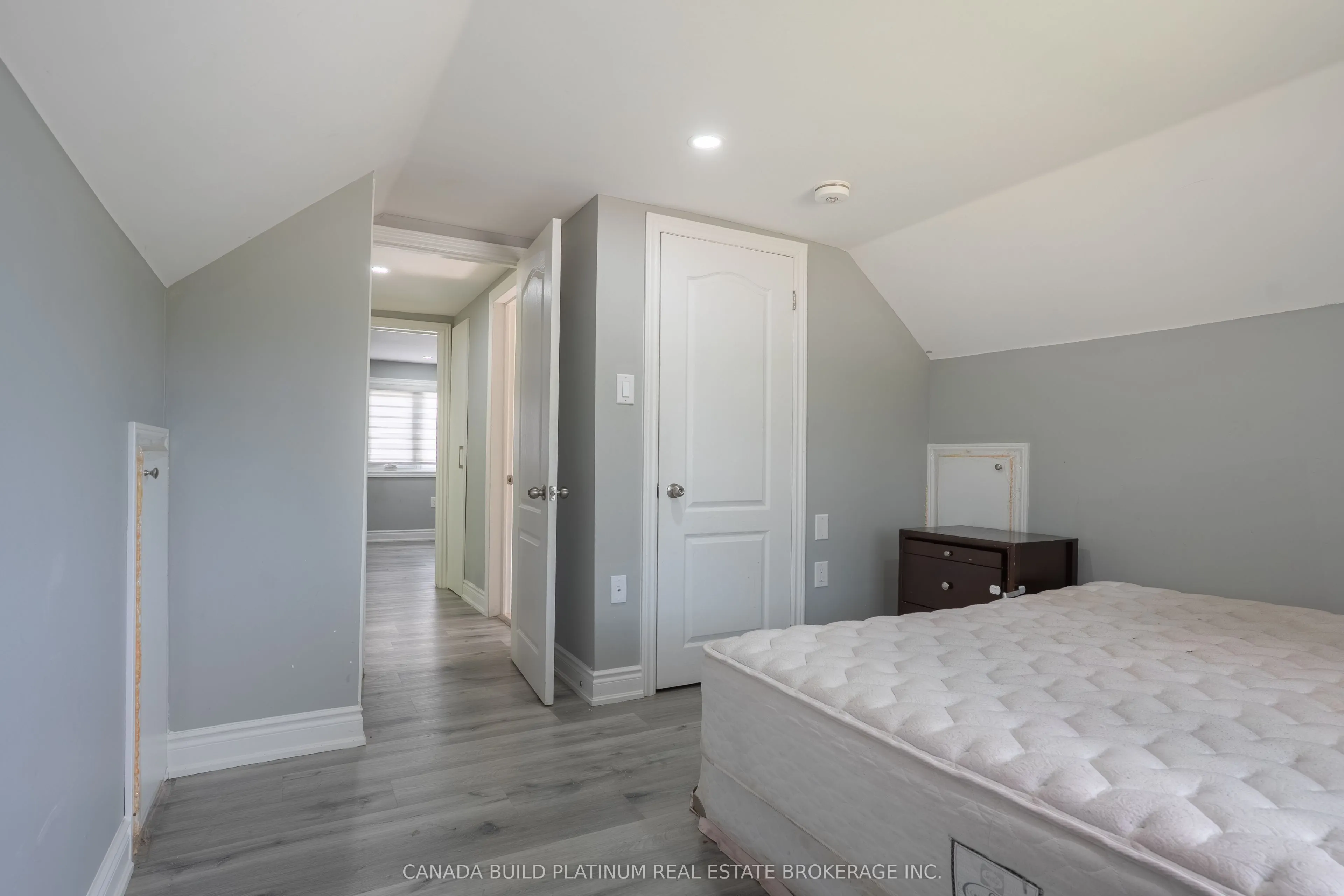 1269 1273 Larkin Road E