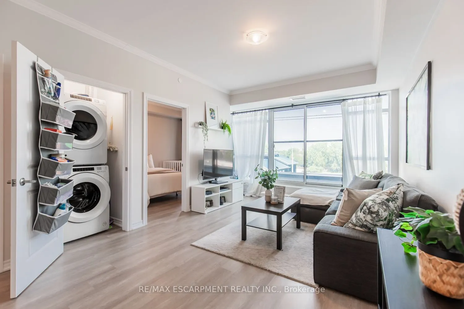 450 Dundas Street, #303