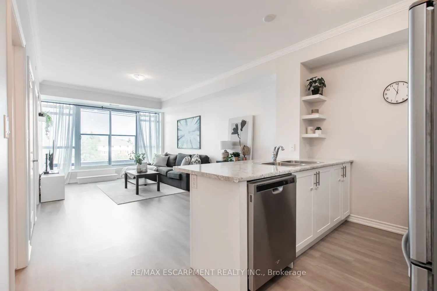 450 Dundas Street, #303