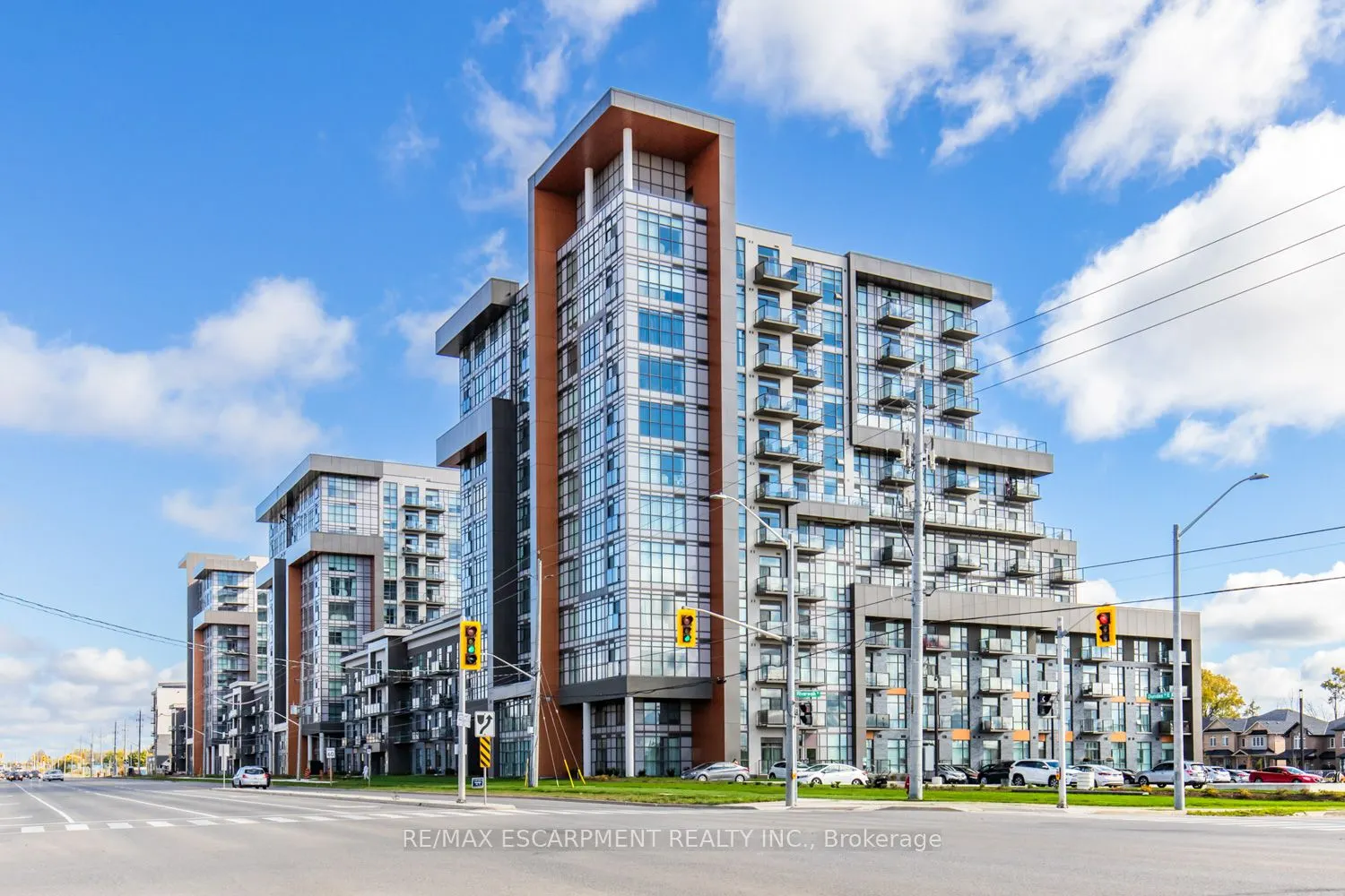 450 Dundas Street, #303