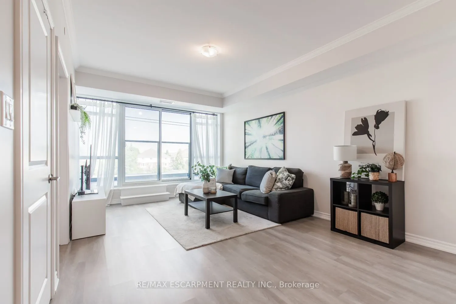450 Dundas Street, #303