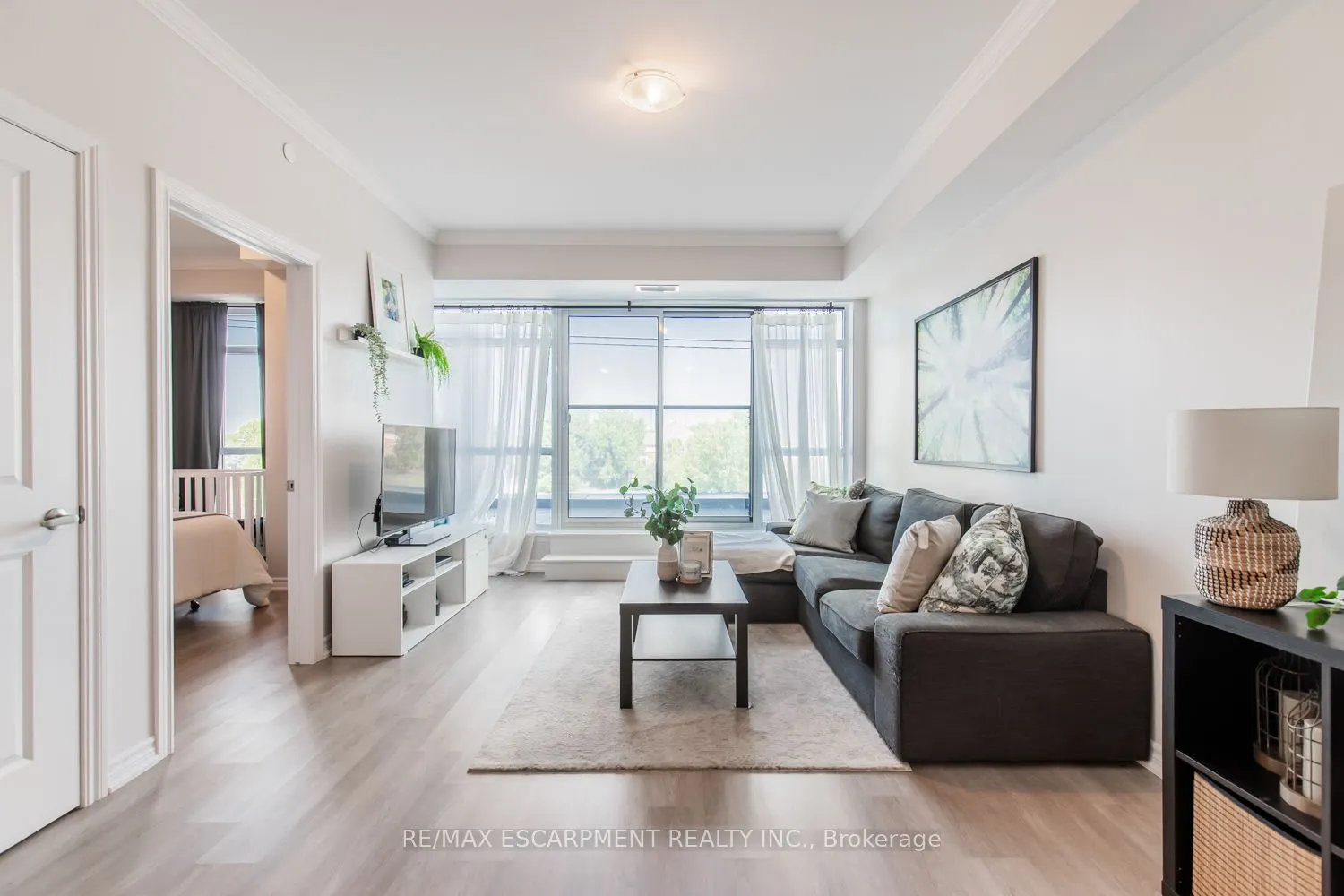 450 Dundas Street, #303