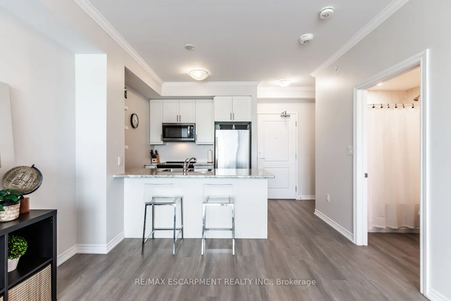 450 Dundas Street, #303