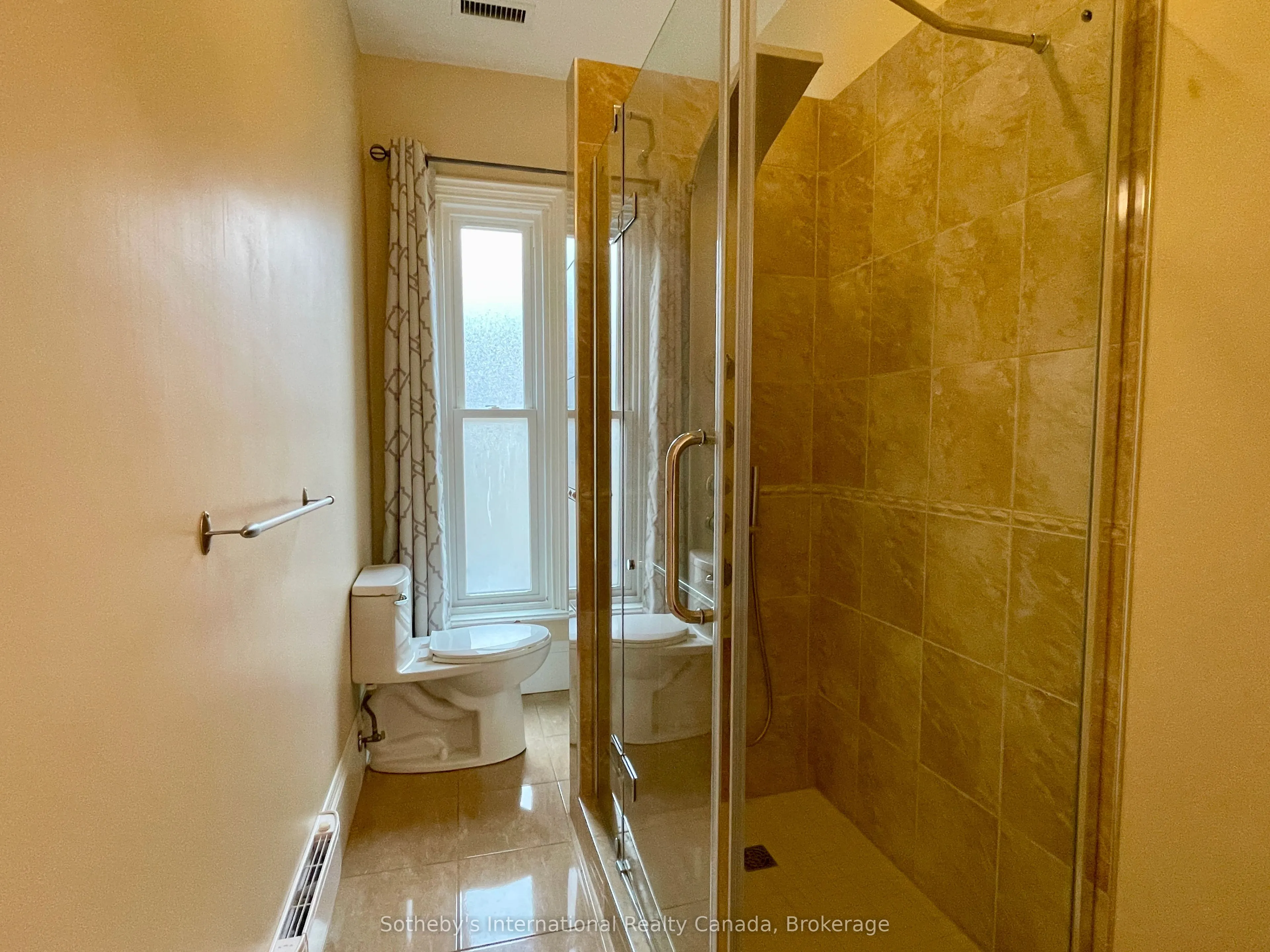 203 MacNab Street S, #7