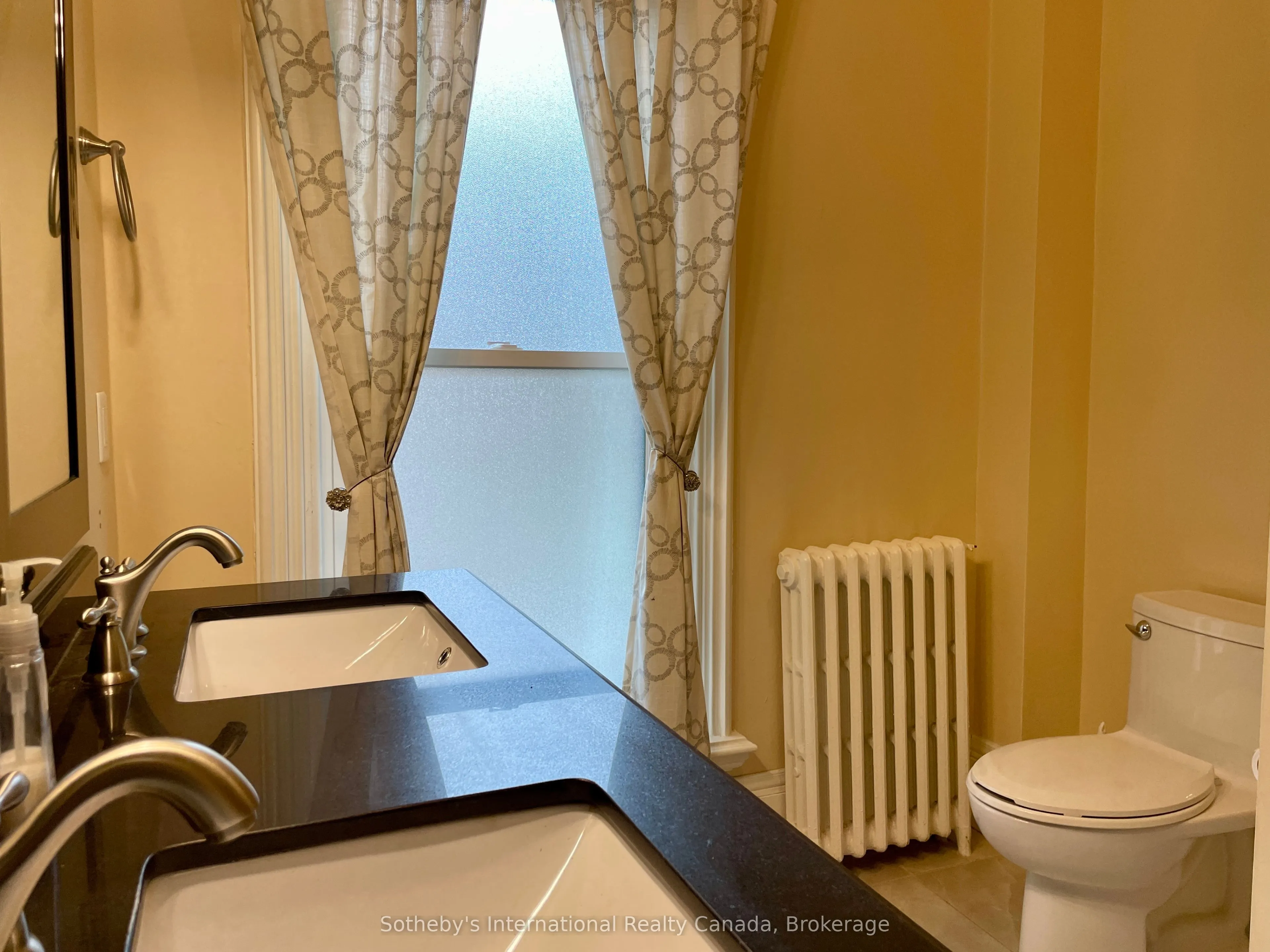 203 MacNab Street S, #7