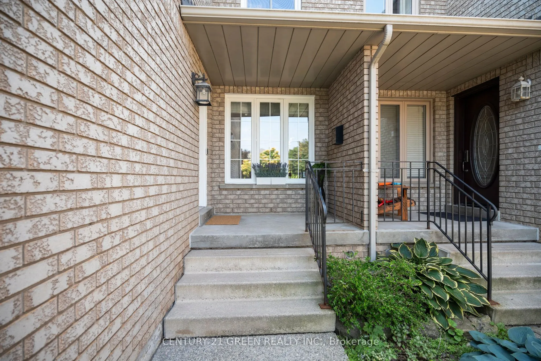 102 Niska Drive