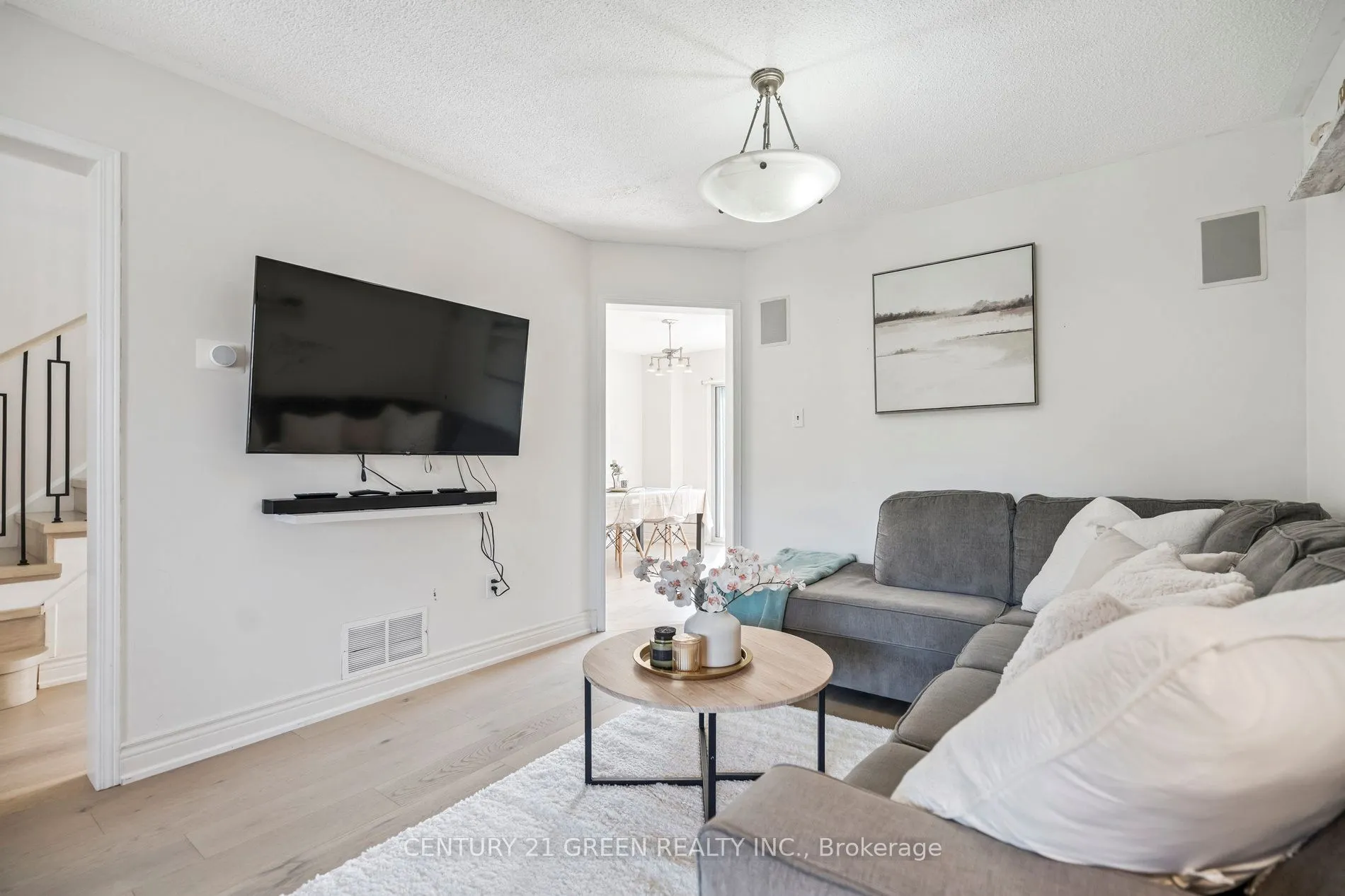 102 Niska Drive