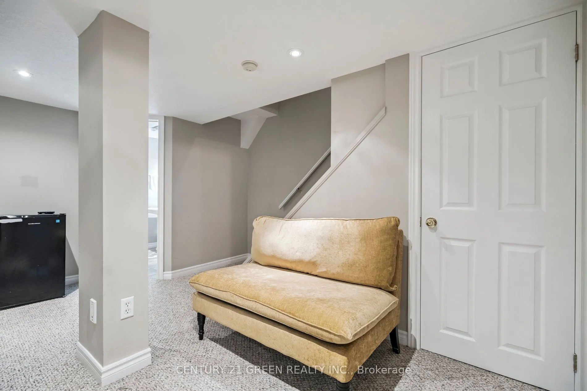 102 Niska Drive