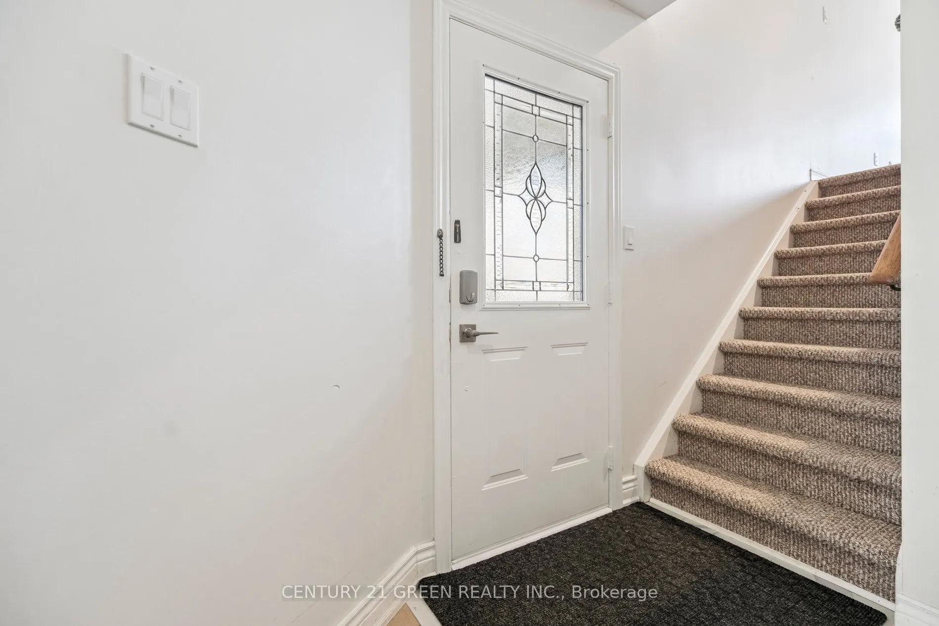 102 Niska Drive