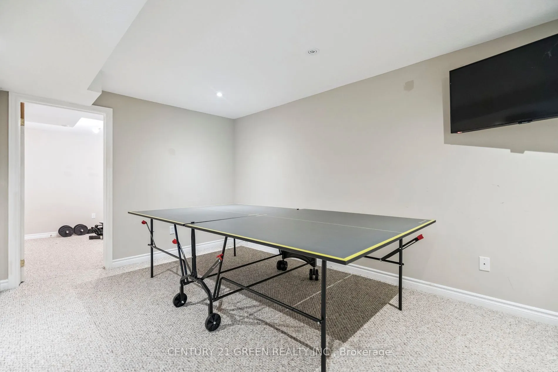 102 Niska Drive