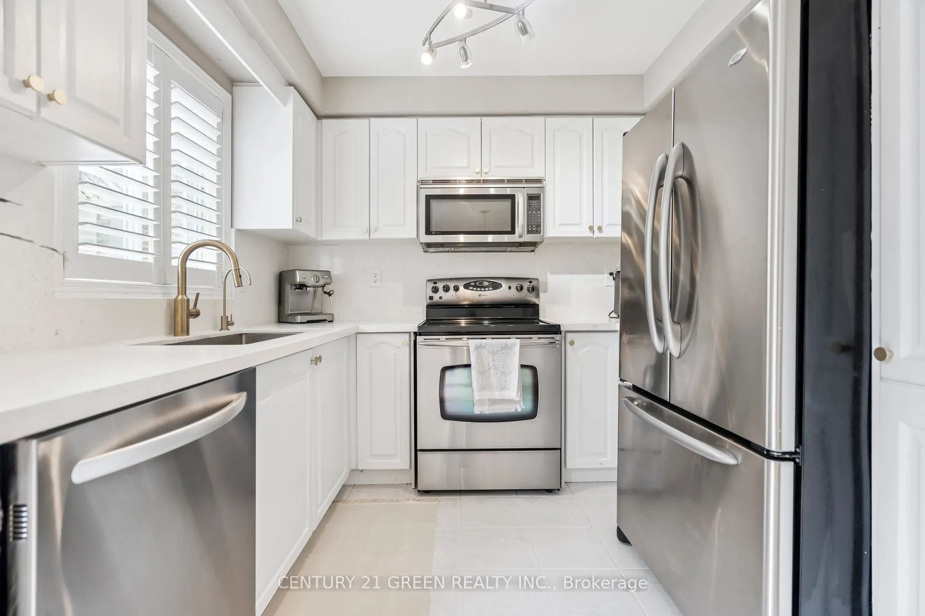 102 Niska Drive