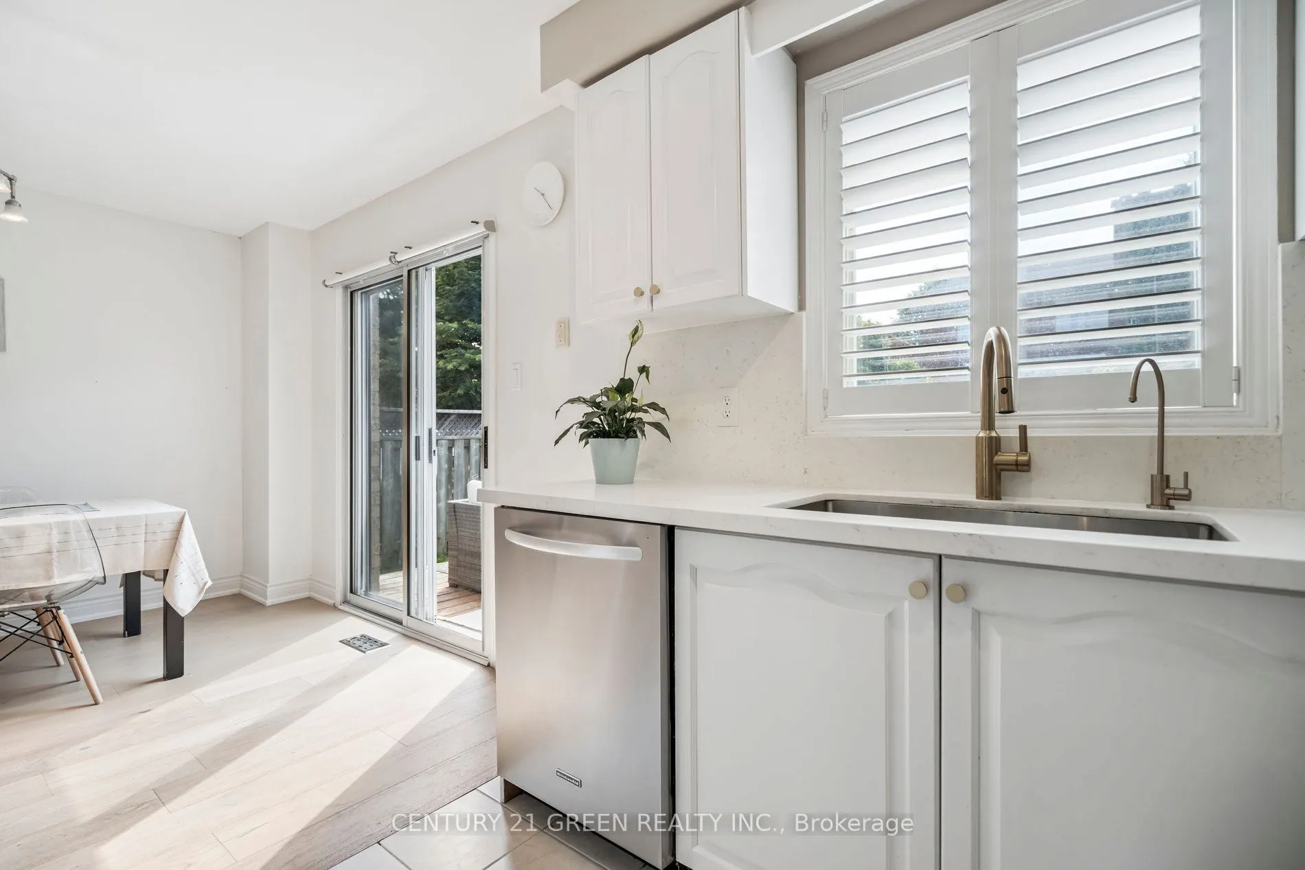 102 Niska Drive